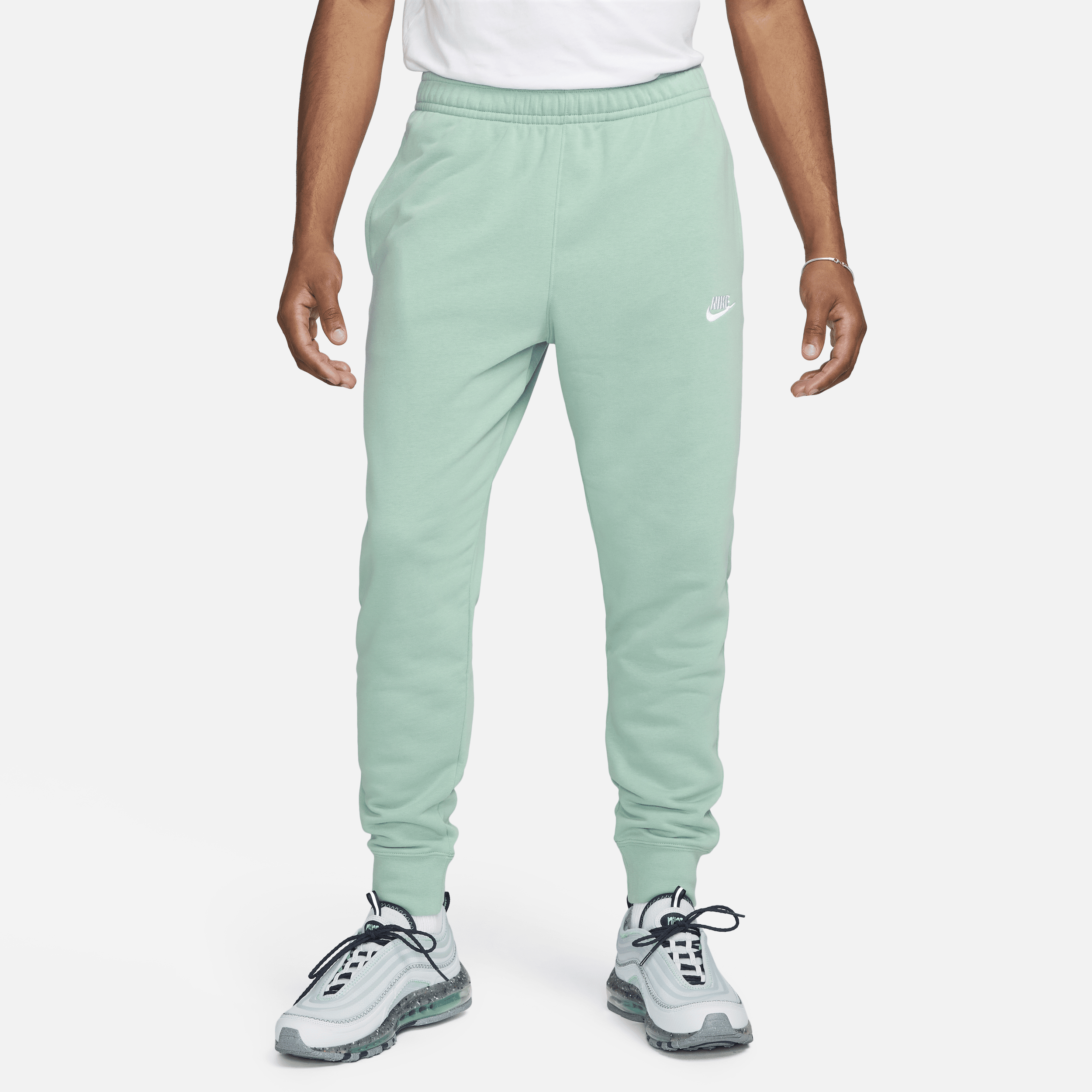 Nike club skinny joggers top
