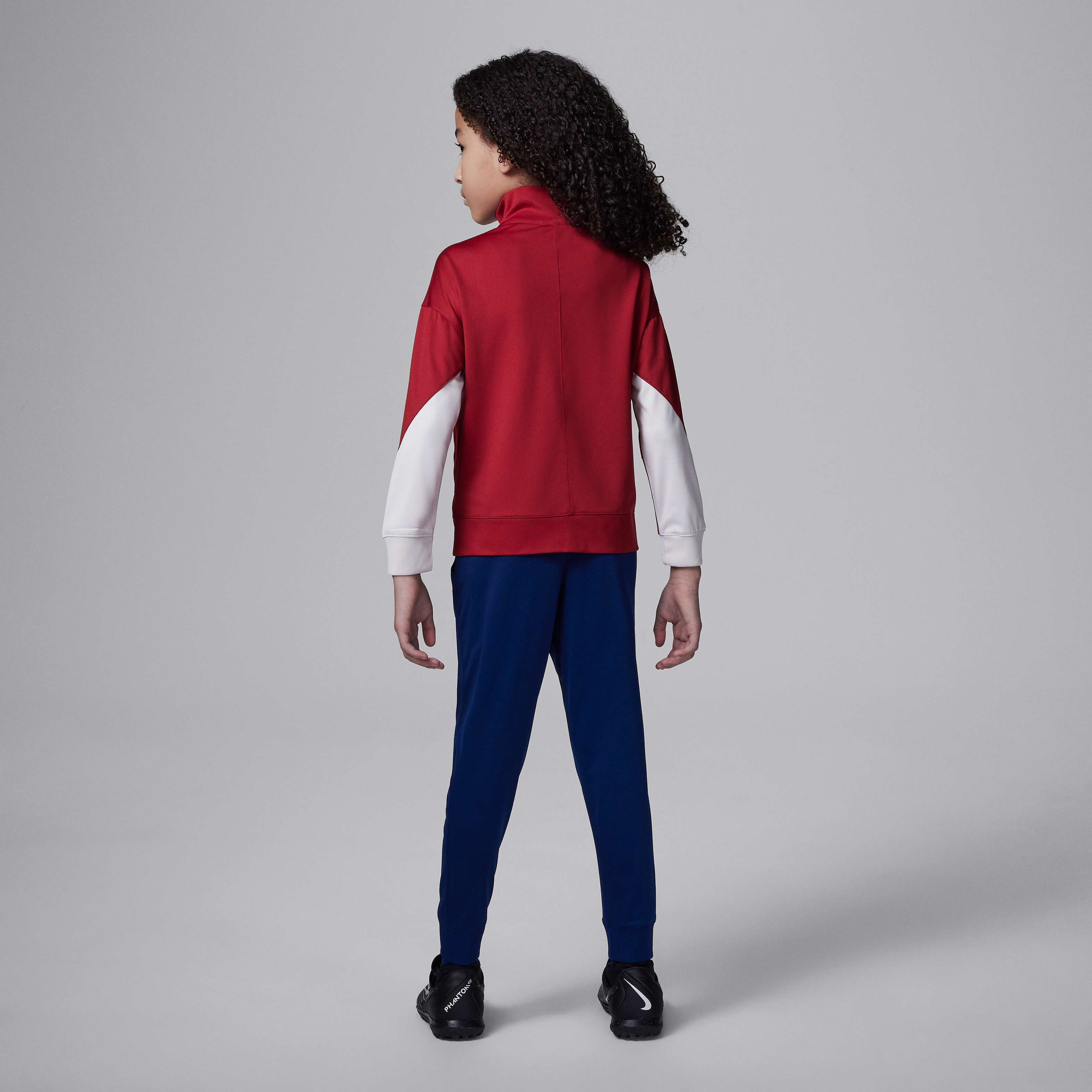 Paris Saint-Germain Strike Fourth image number 1