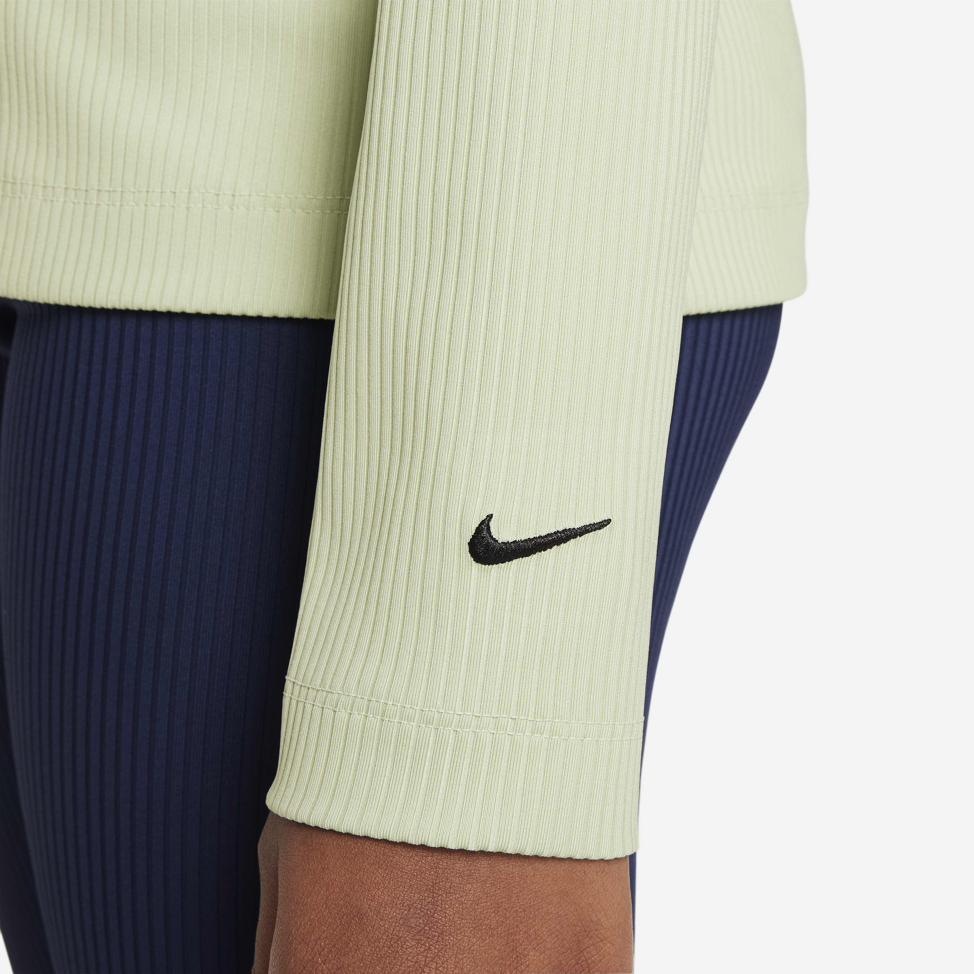 نايكي سبورتسوير image number 3