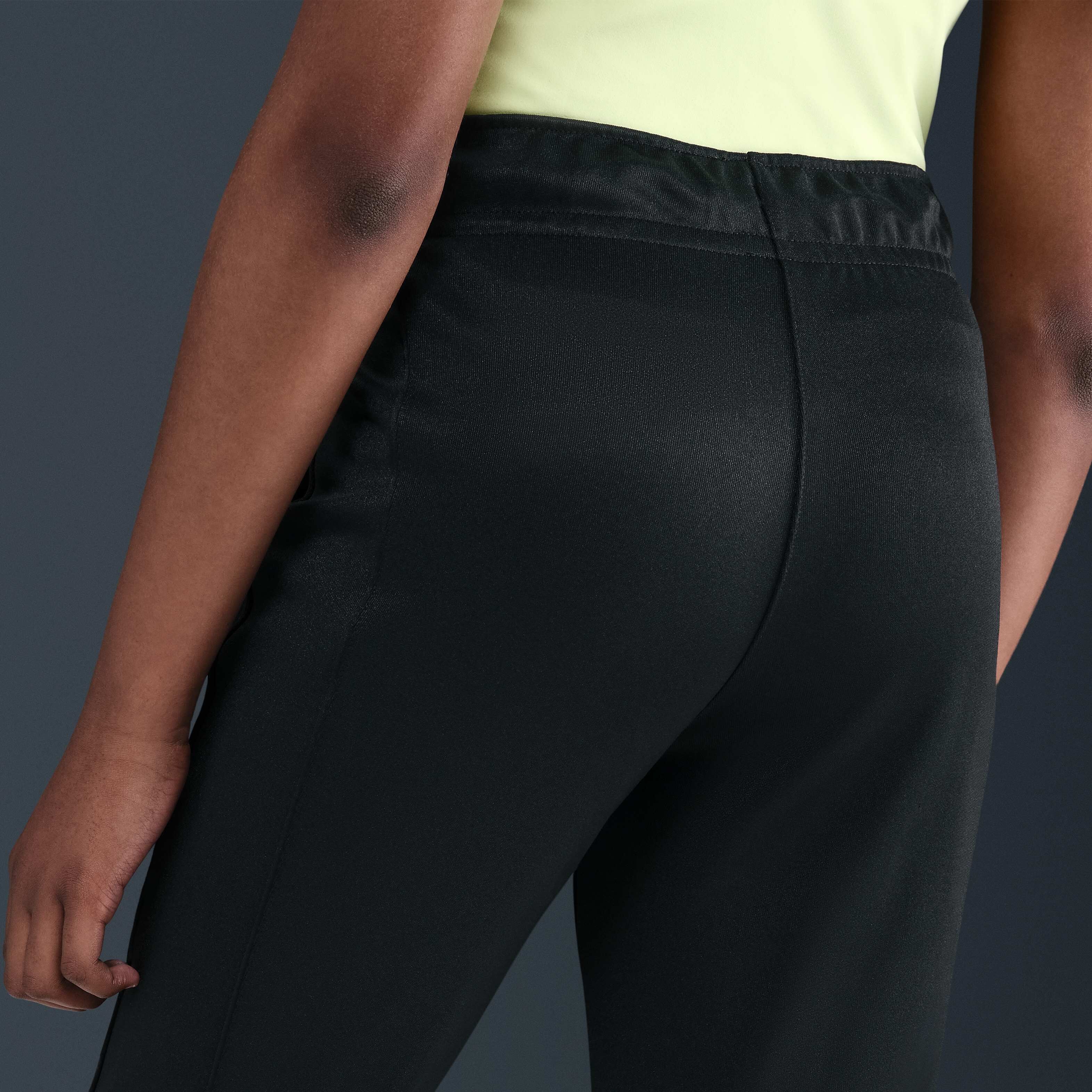 نايكي سبورتسوير image number 2