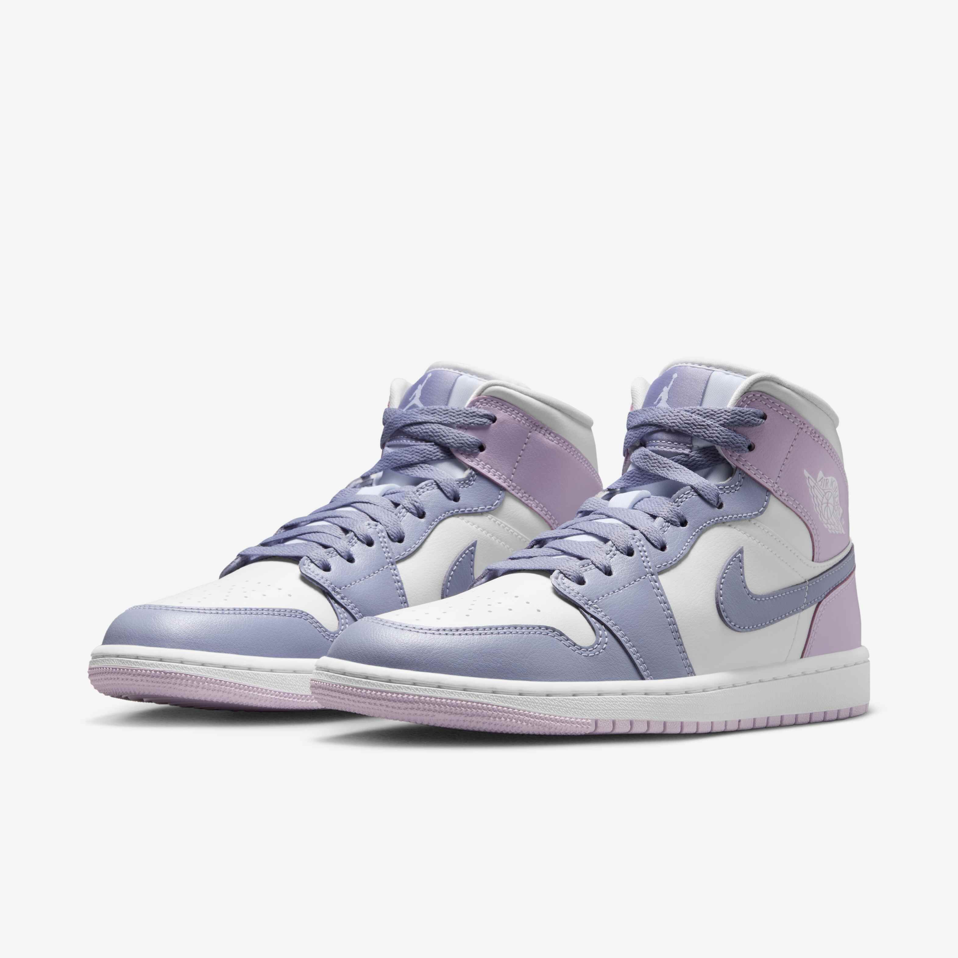 Air Jordan 1 Mid image number 4
