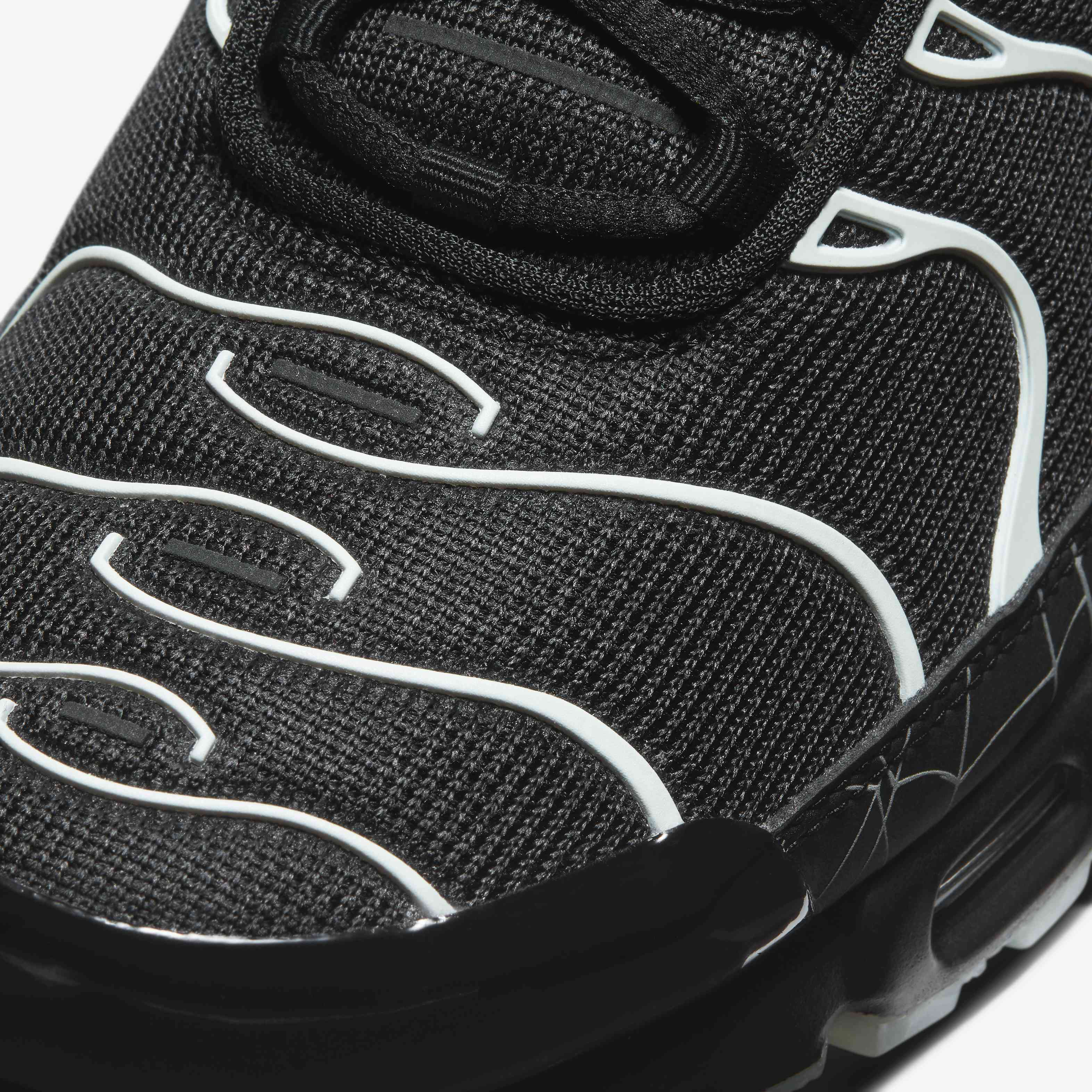 Nike Air Max Plus image number 6