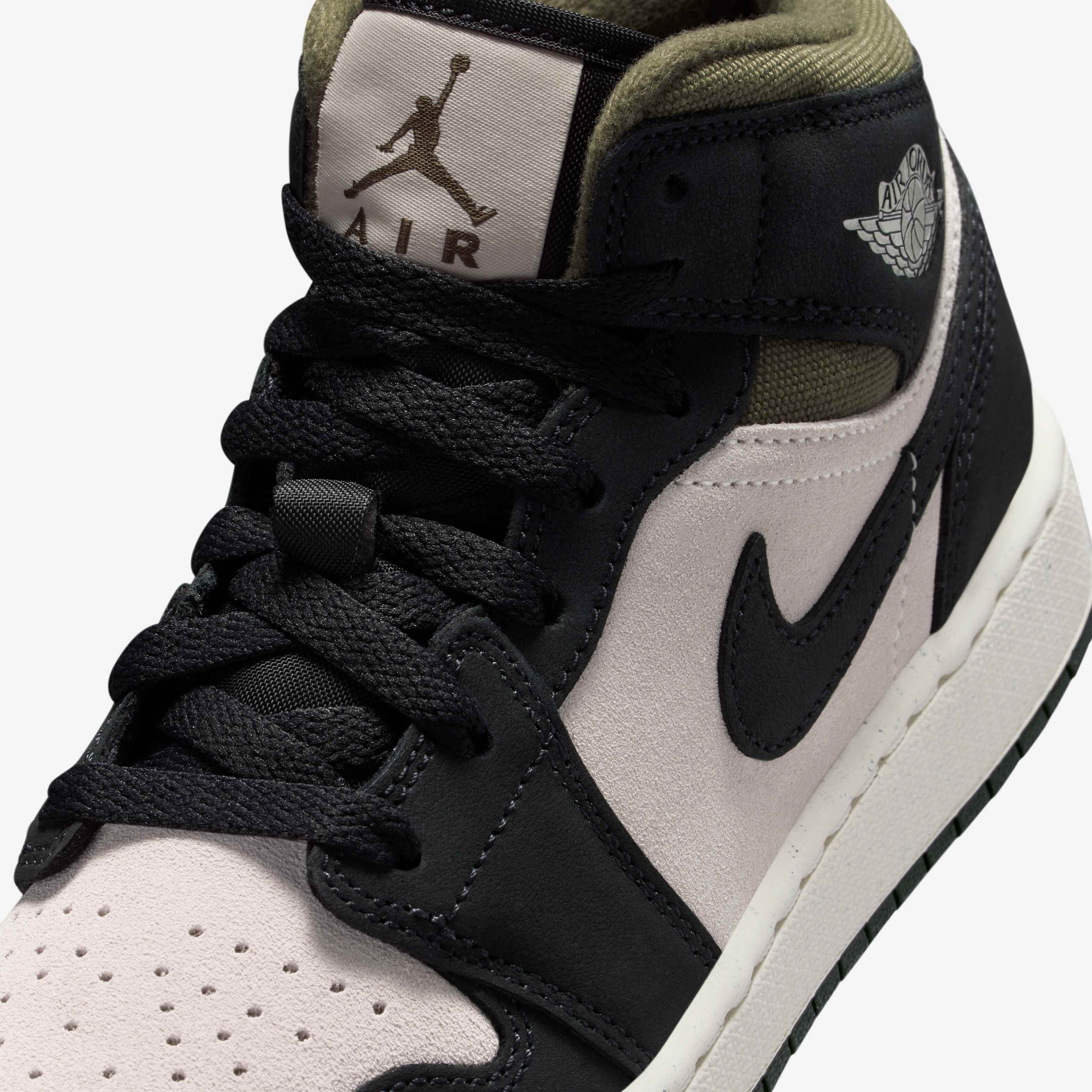 Air Jordan 1 Mid image number 6