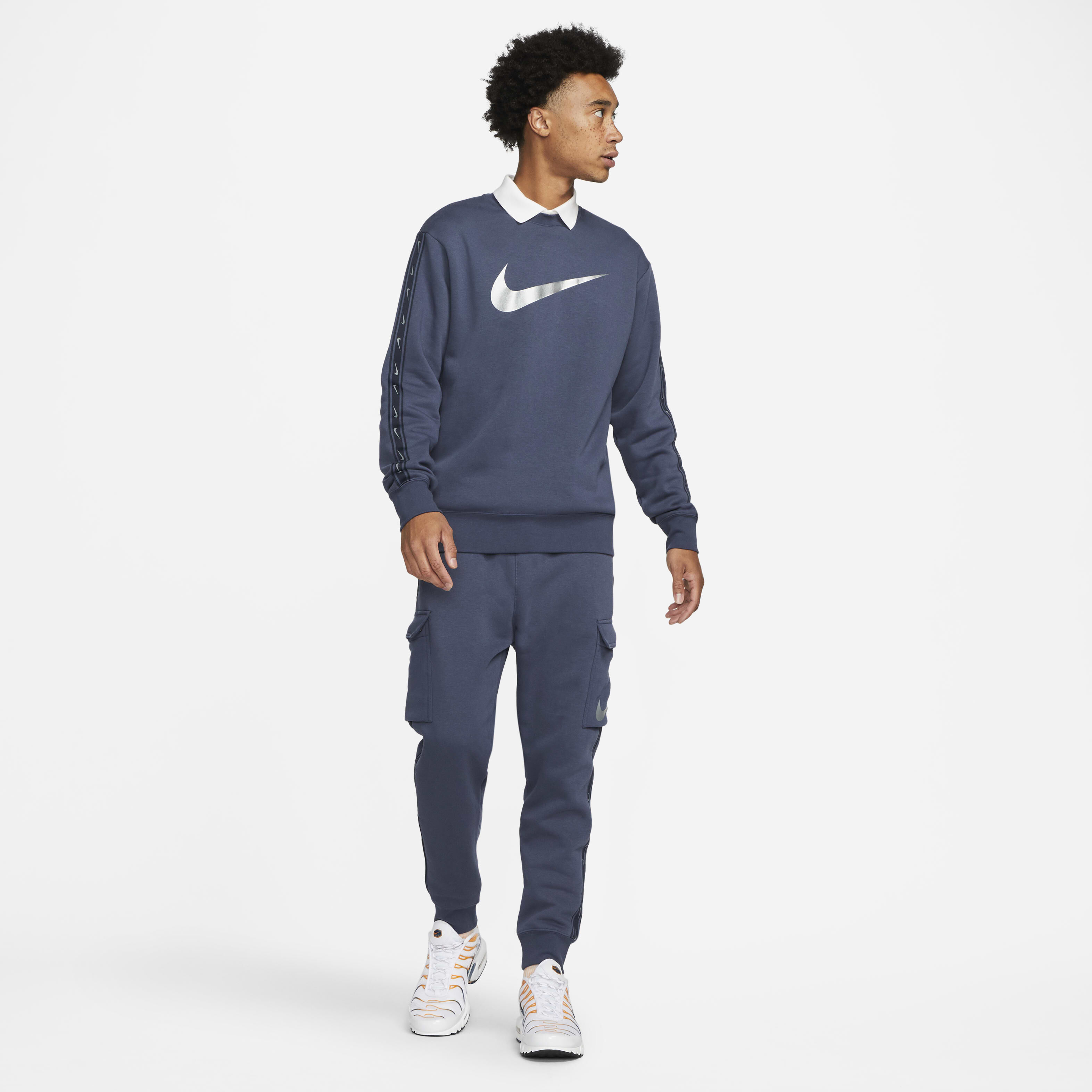 Nike Sportswear Repeat image number 3