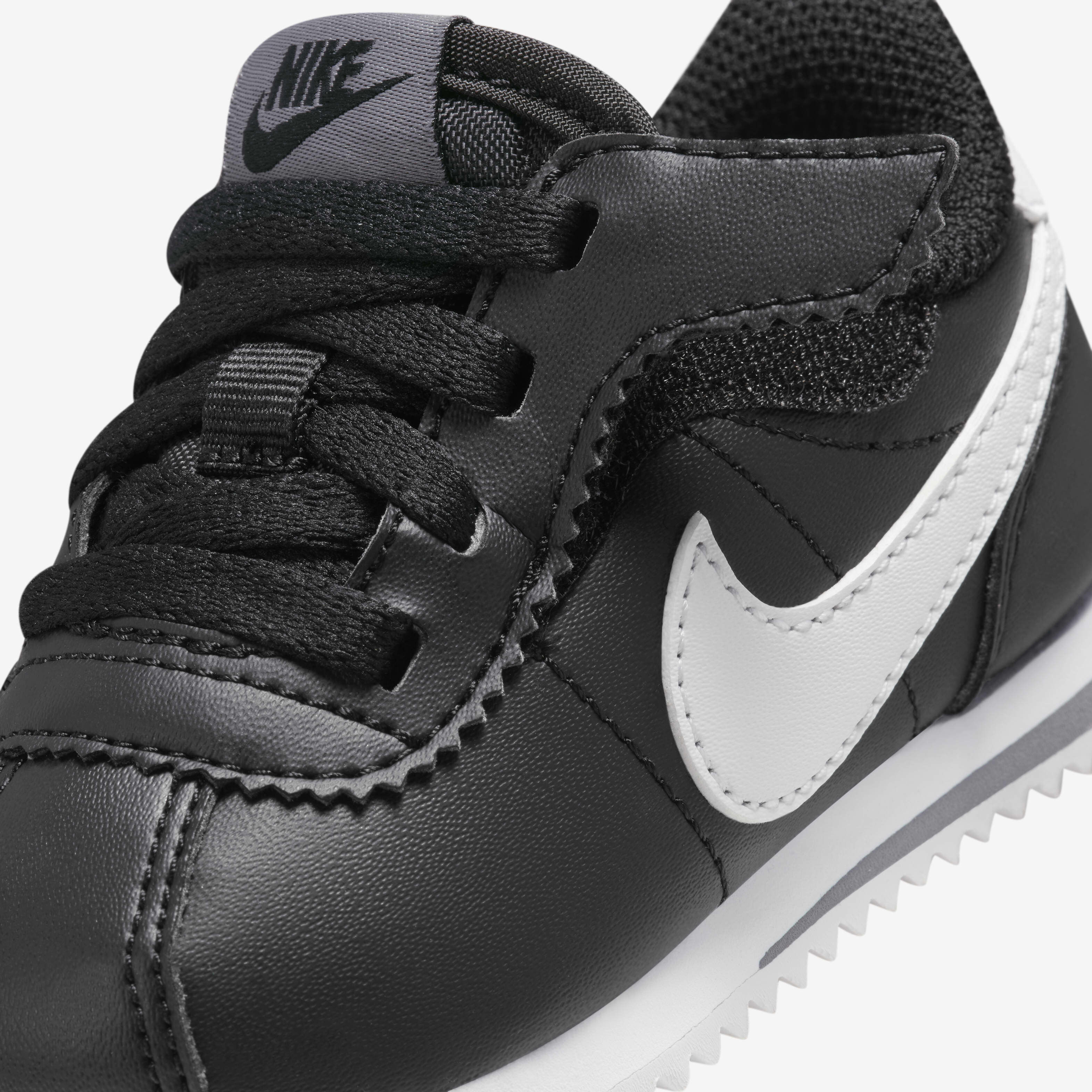 نايكي كورتيز ايزي أون image number 6