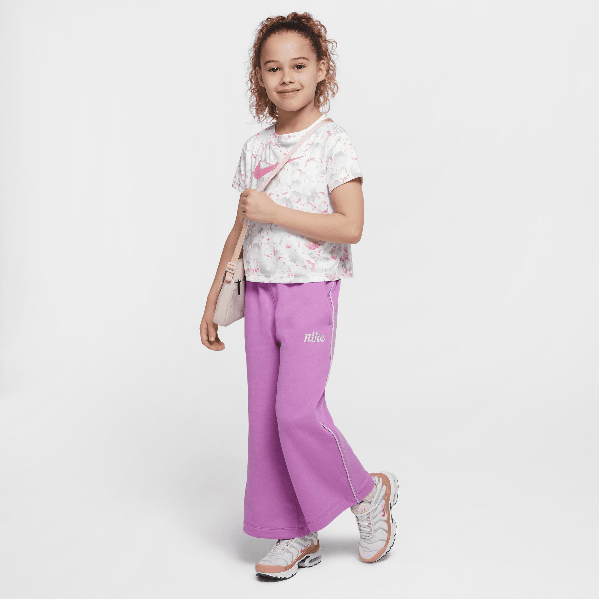 Nike Essentials image number 6