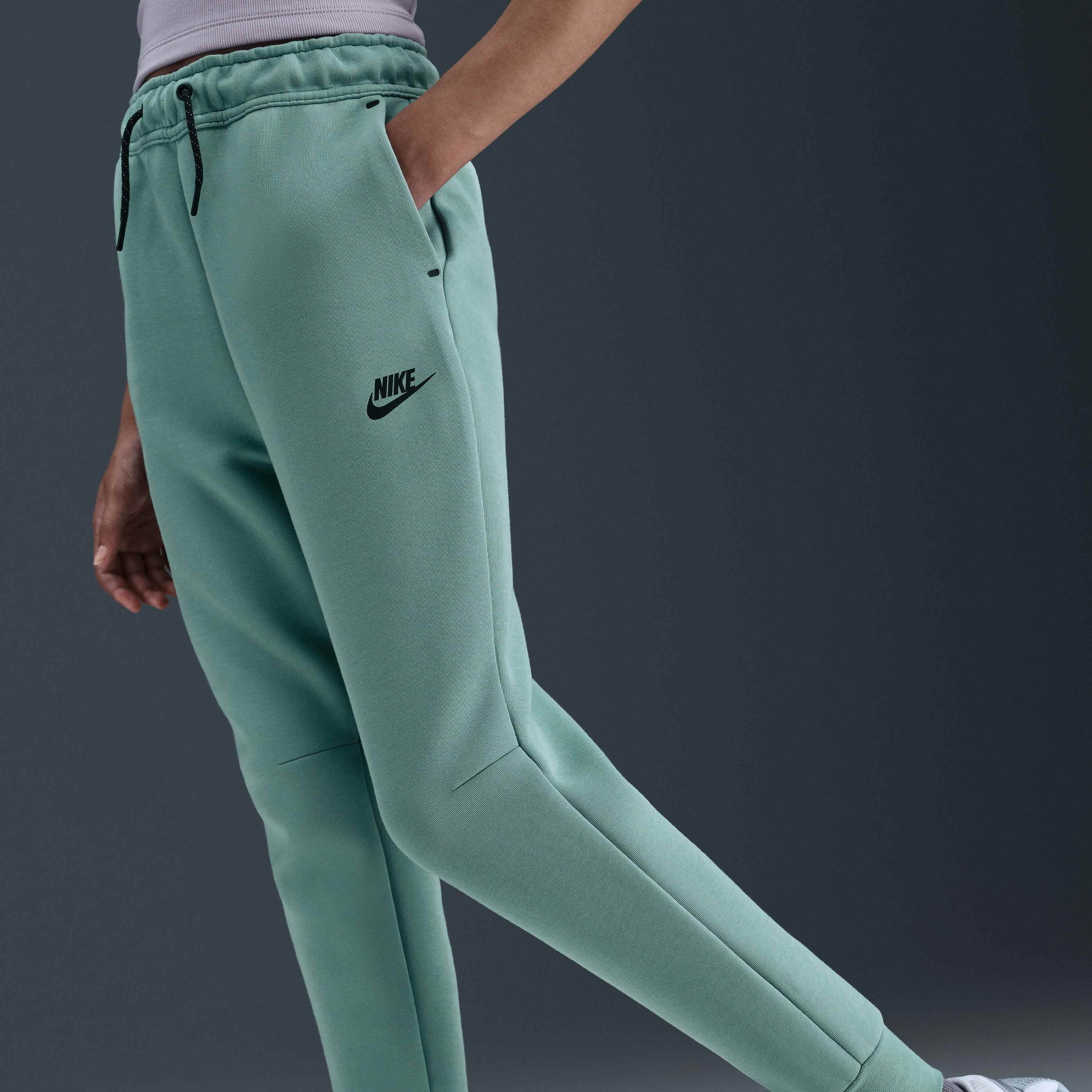 Nike Sportswear Tech Fleece image number 1