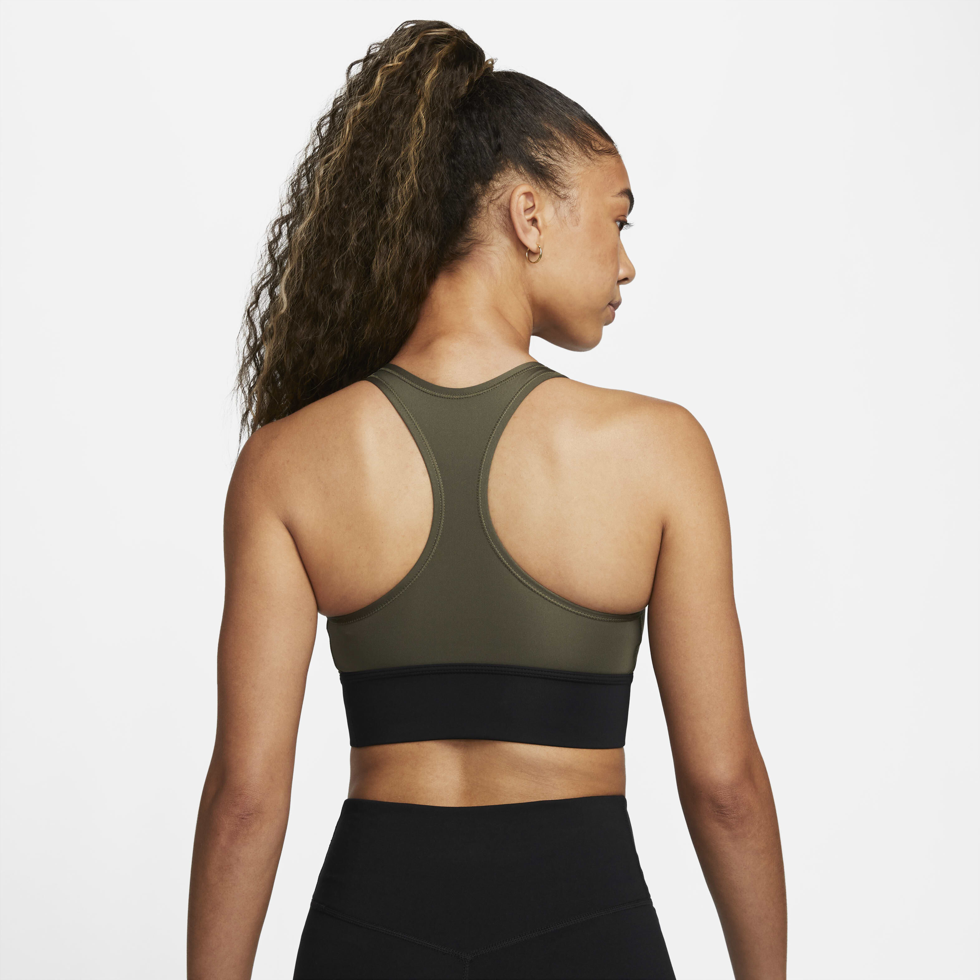 نايكي سووش image number 1