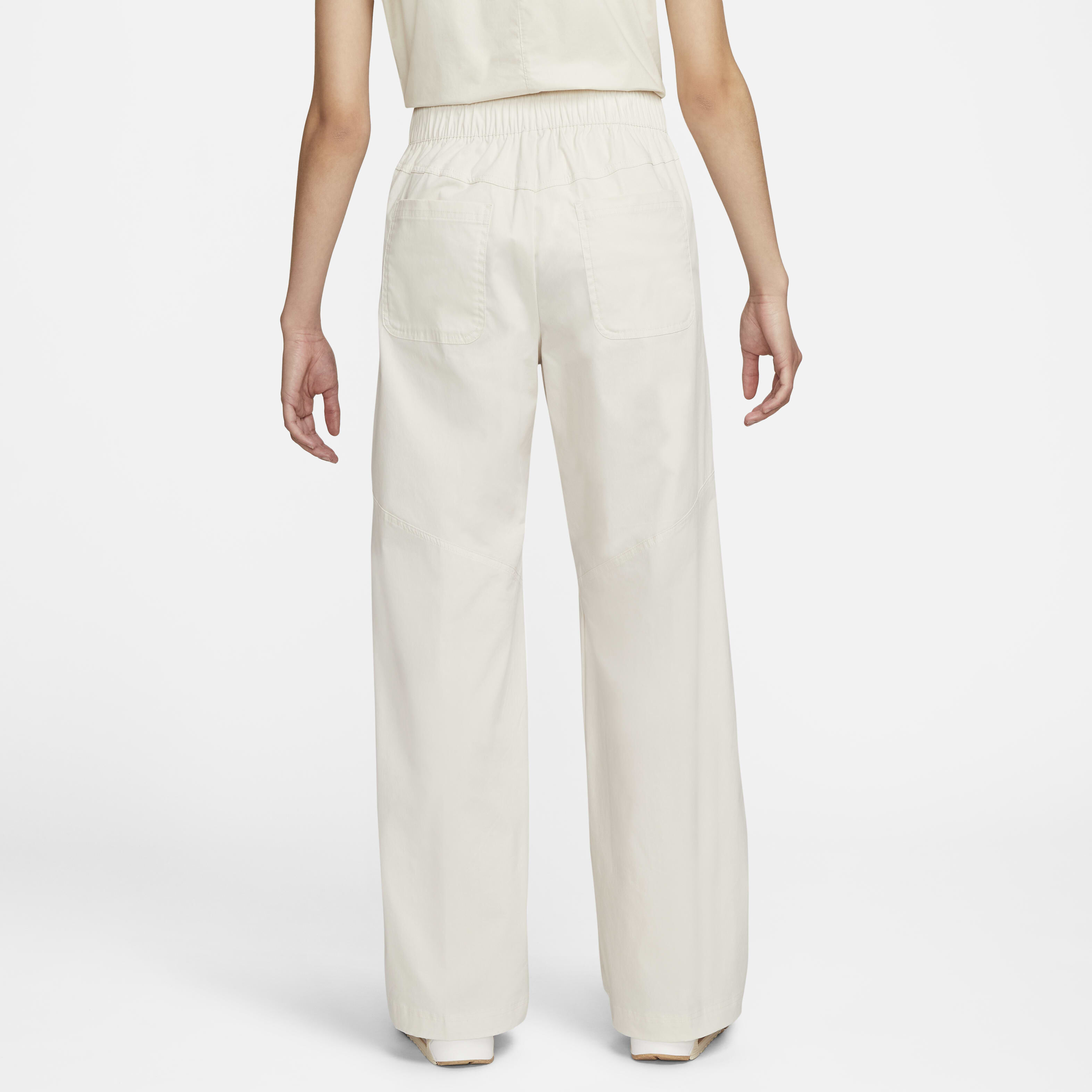 نايكي سبورتسوير ايسنشالز image number 1