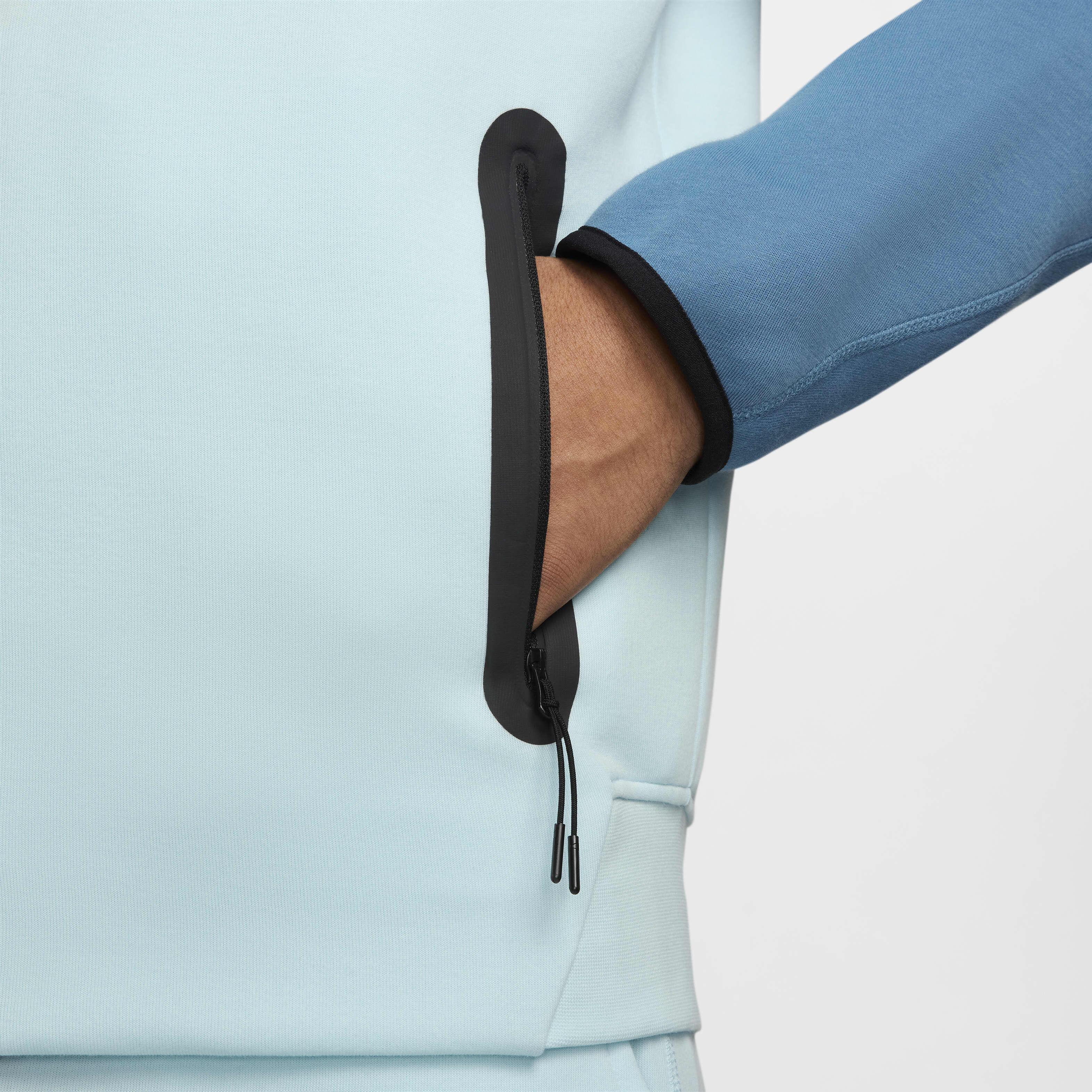 نايكي سبورتسوير تك فليس ويندرانر image number 2