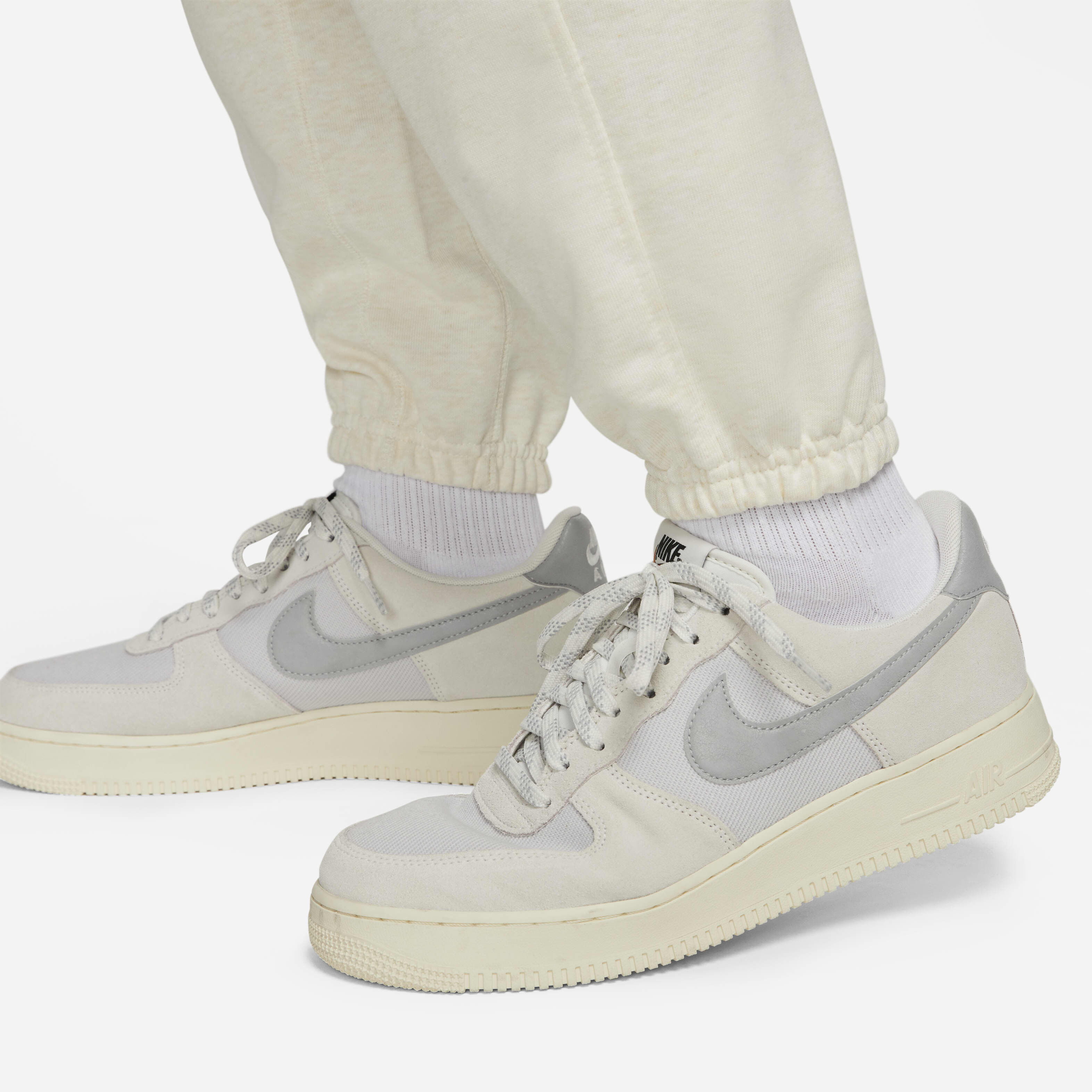 Nike Standard Issue image number 5