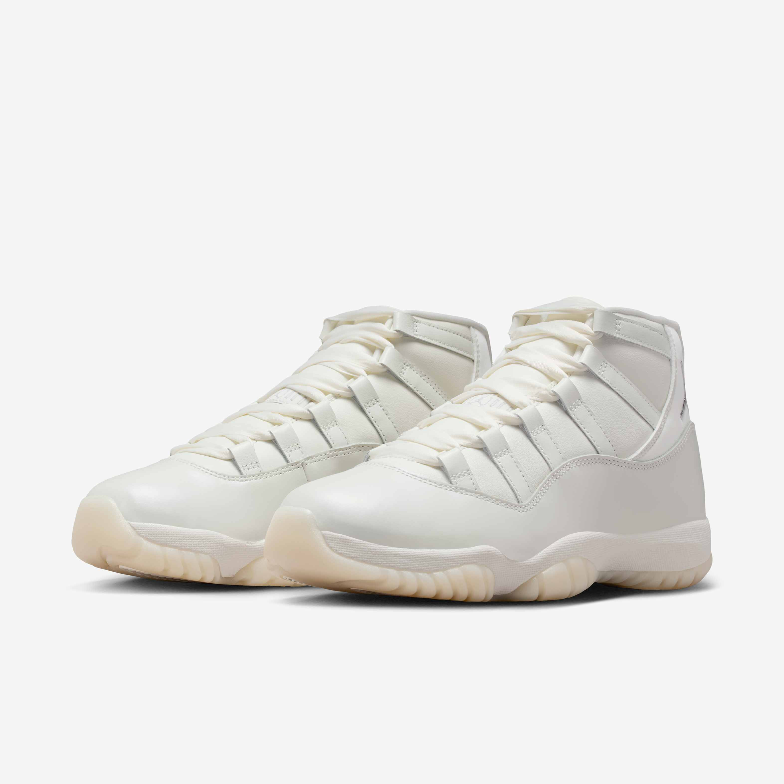 Air Jordan 11 Retro 'Pearl' image number 4