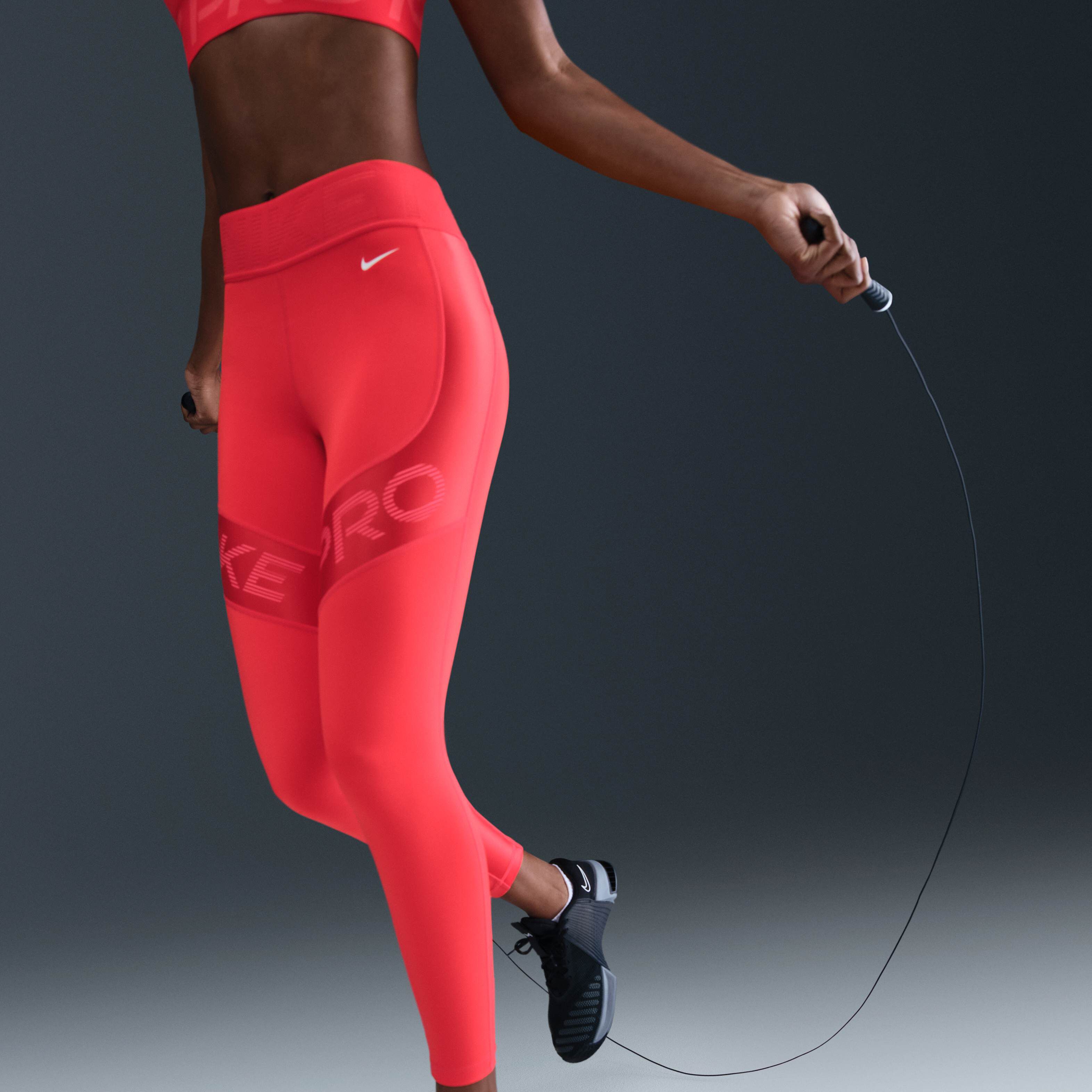 Nike Pro Sculpt image number 4