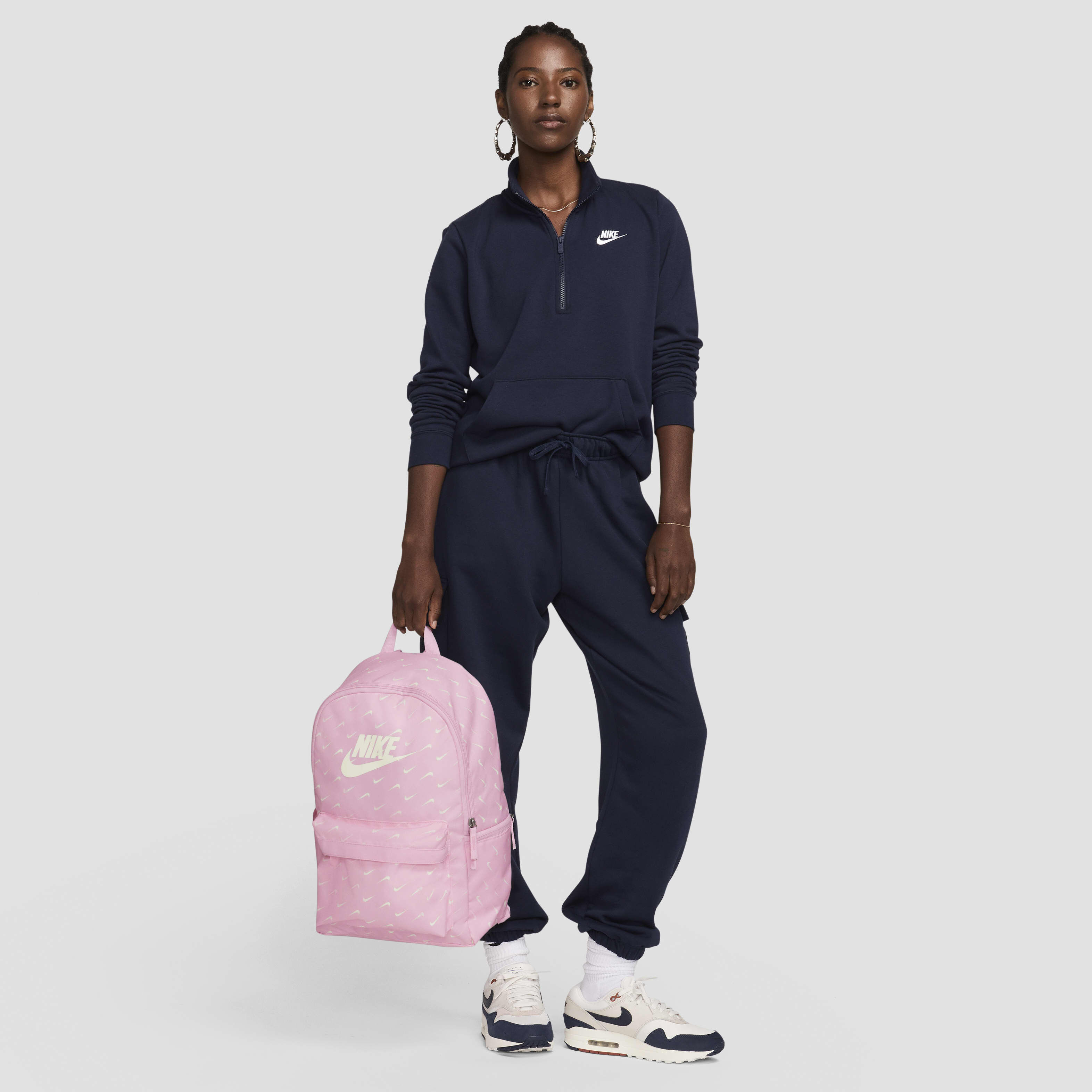 نايكي هيرتج image number 8