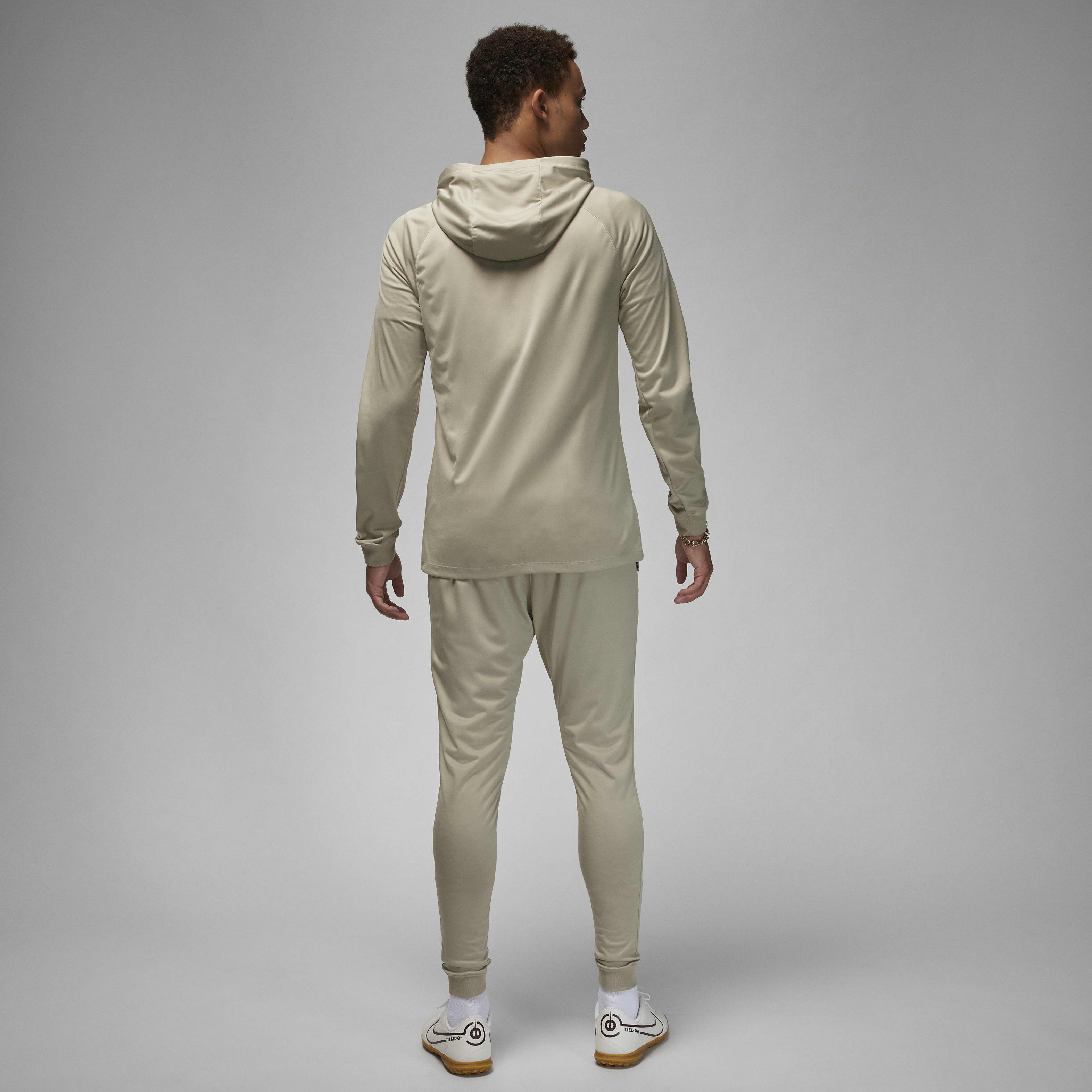 Paris Saint-Germain Strike Third image number 1