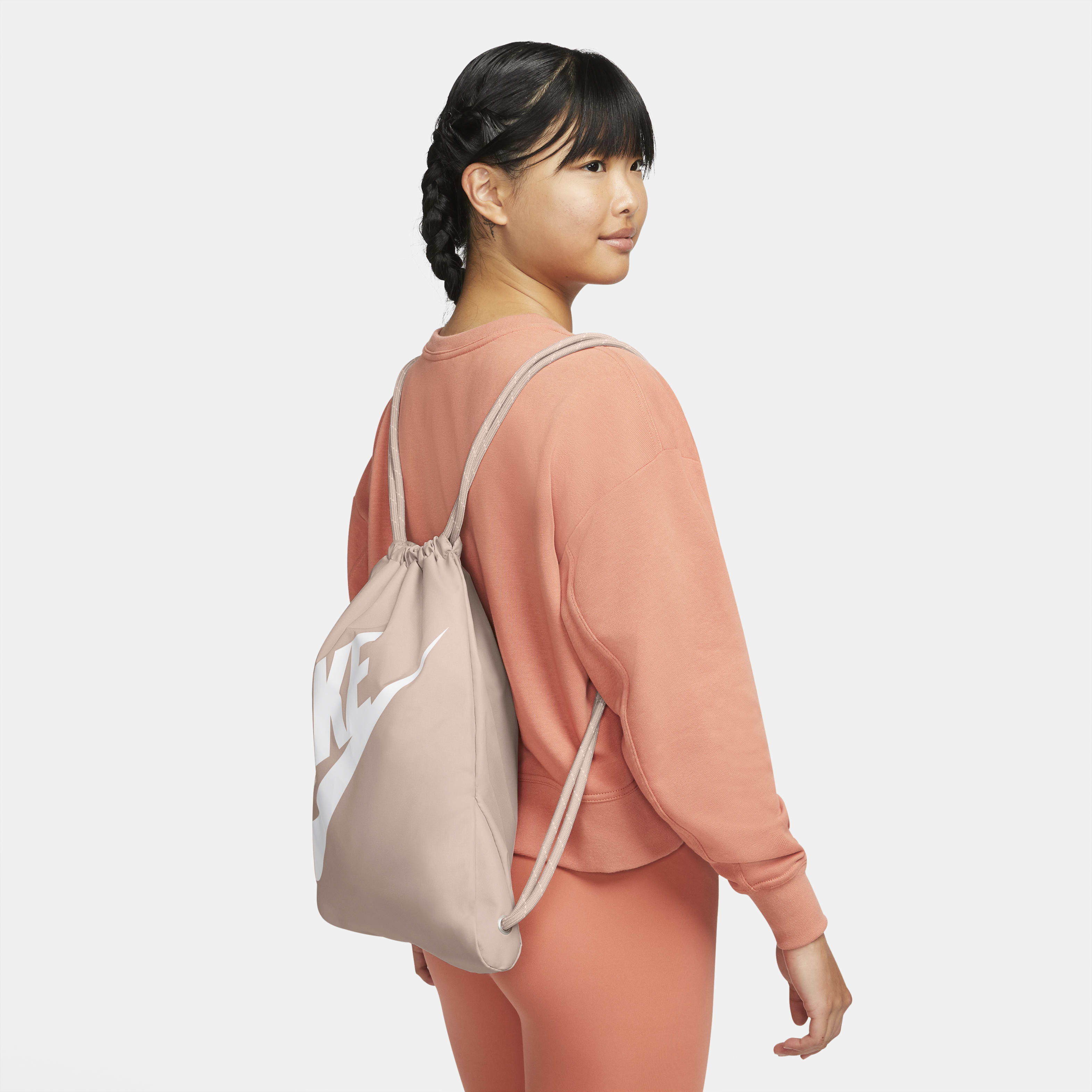 Girl nike drawstring bag new arrivals