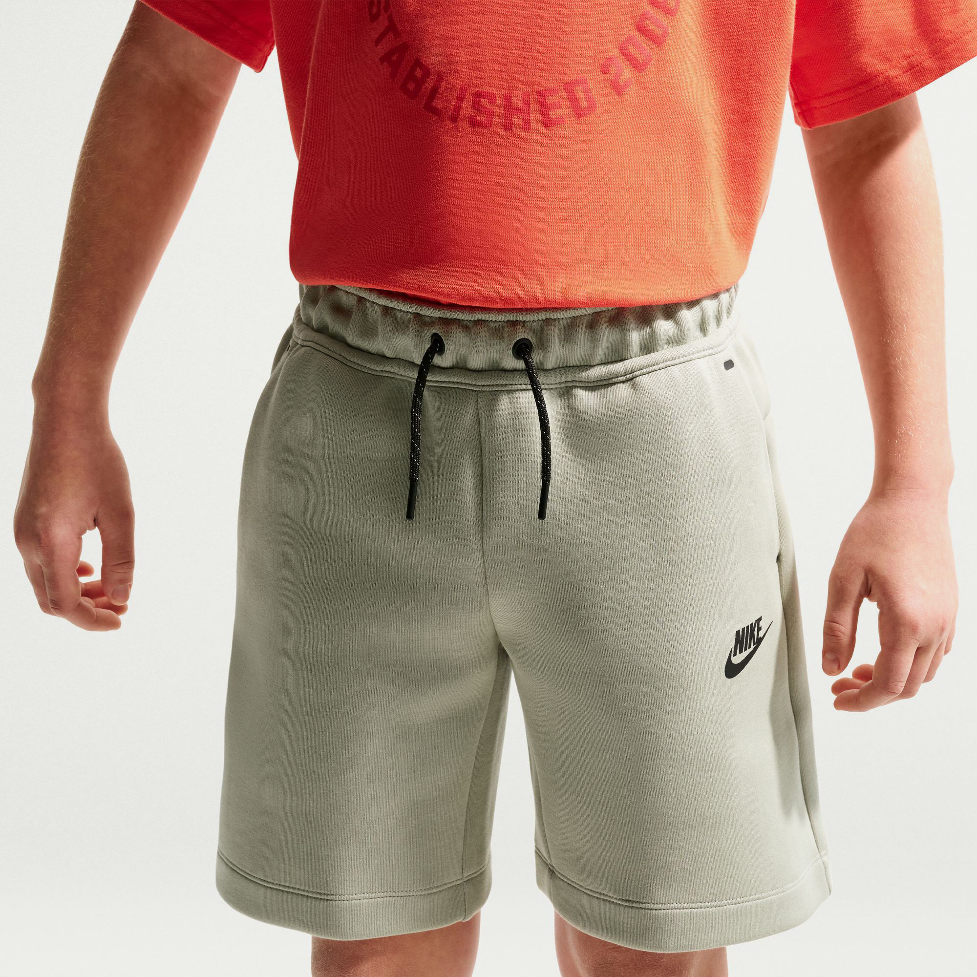 Nike Sportswear Tech Fleece image number 2