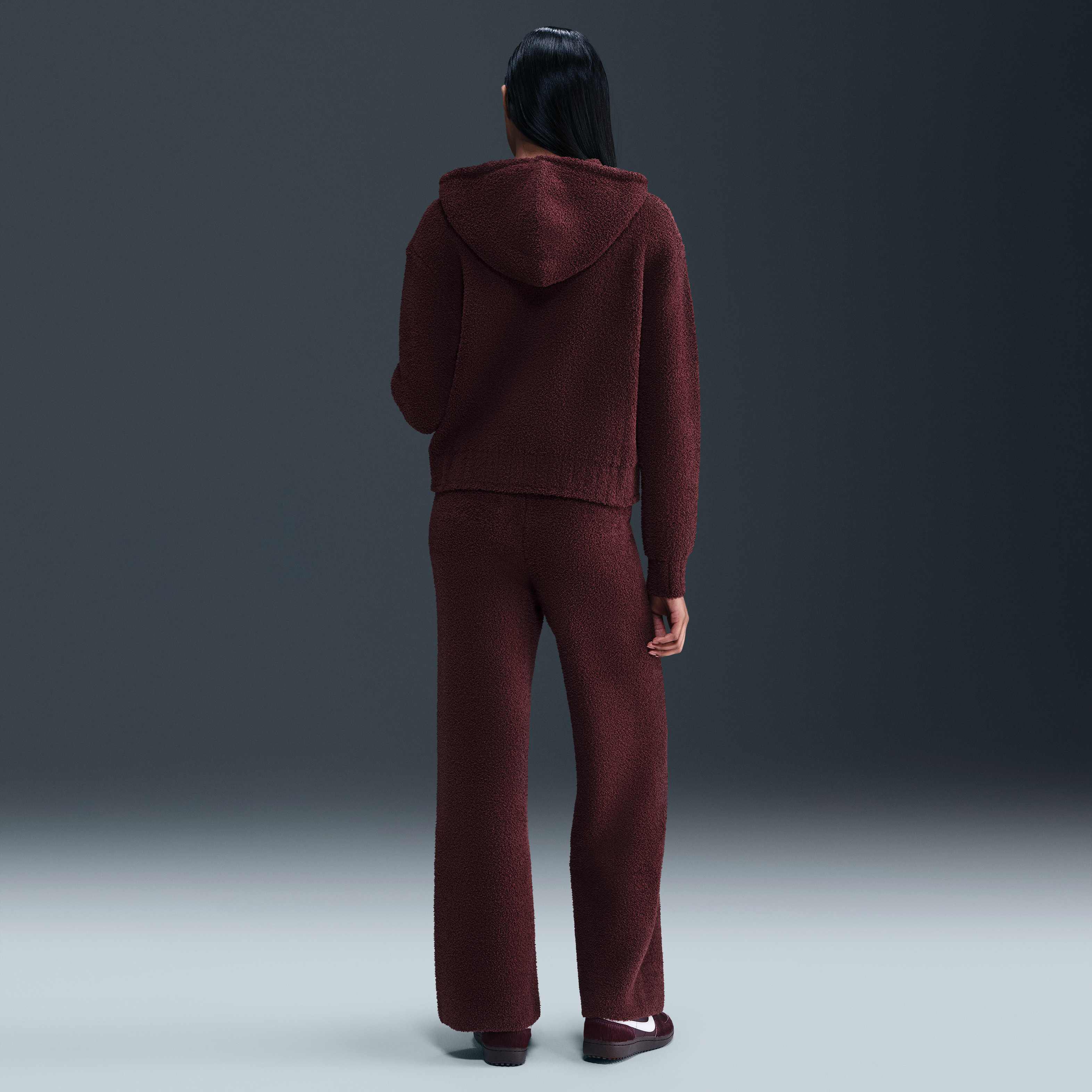 نايكي سبورتسوير فينكس كوزي بوكليه image number 4