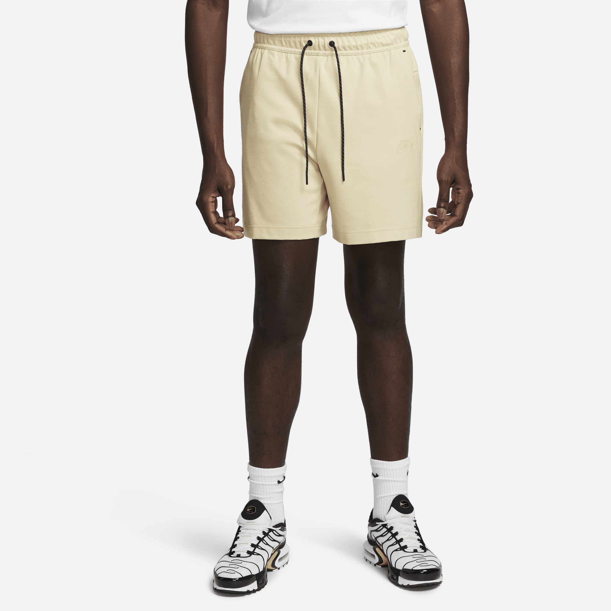 Nike tech 2025 slim fit shorts