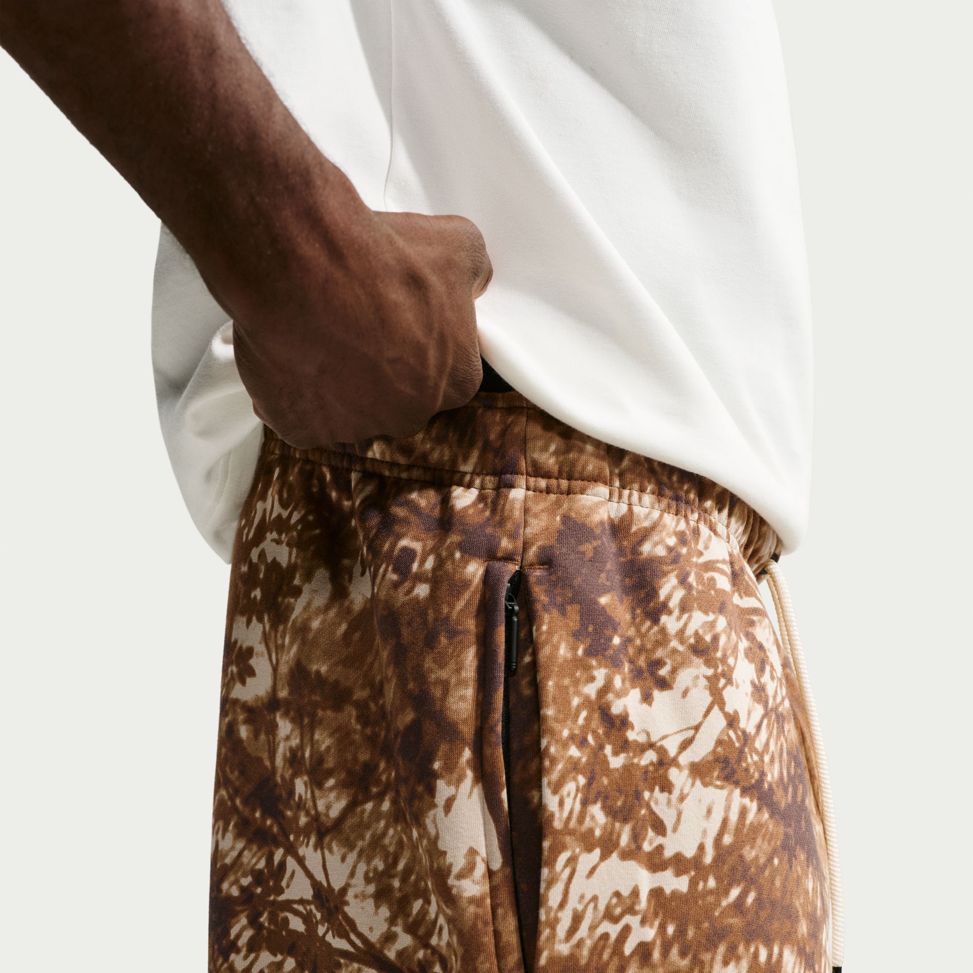 Nike Standard Issue image number 3