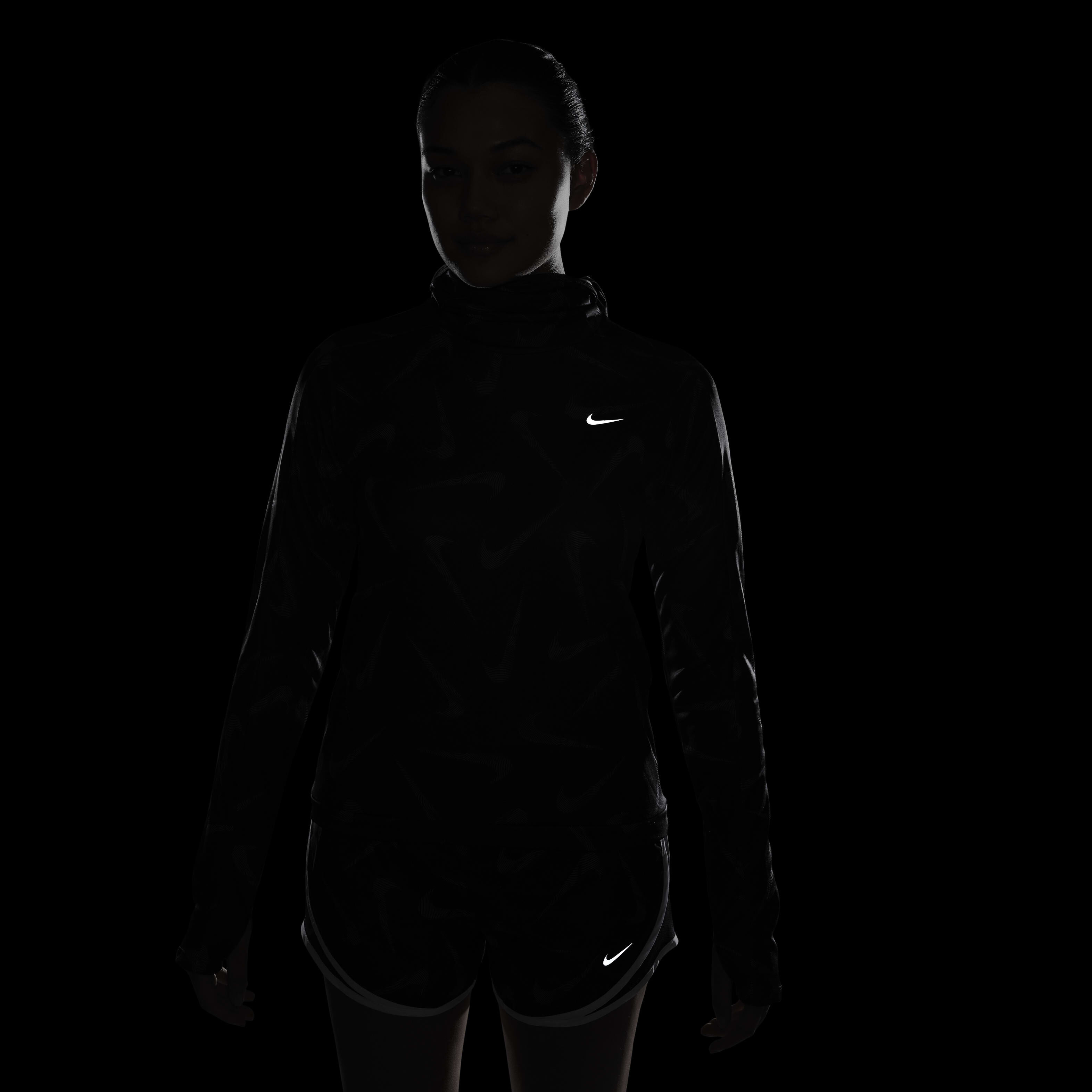 نايكي سووش image number 7