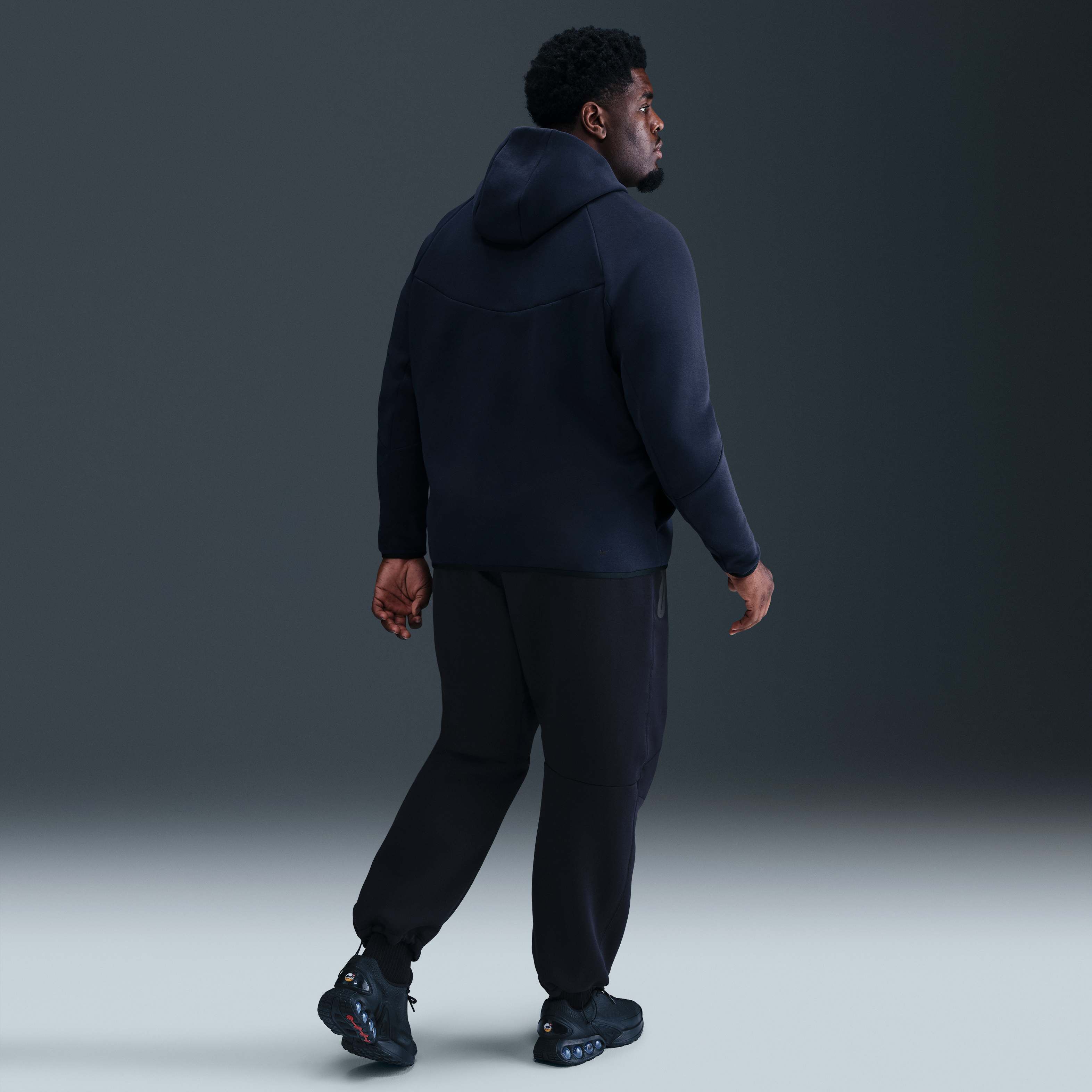 Nike Tech image number 16