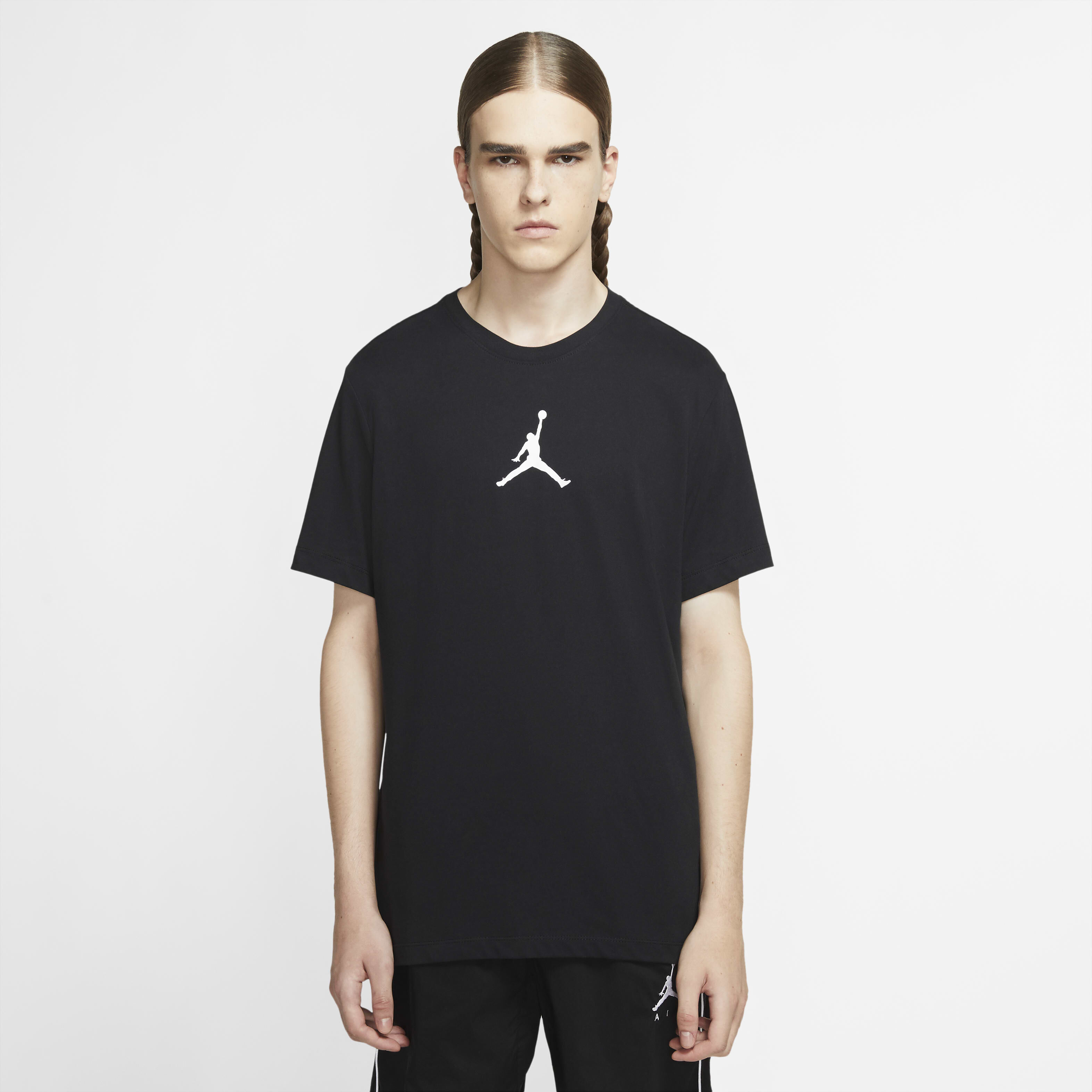 Nike jordan clothes 2025