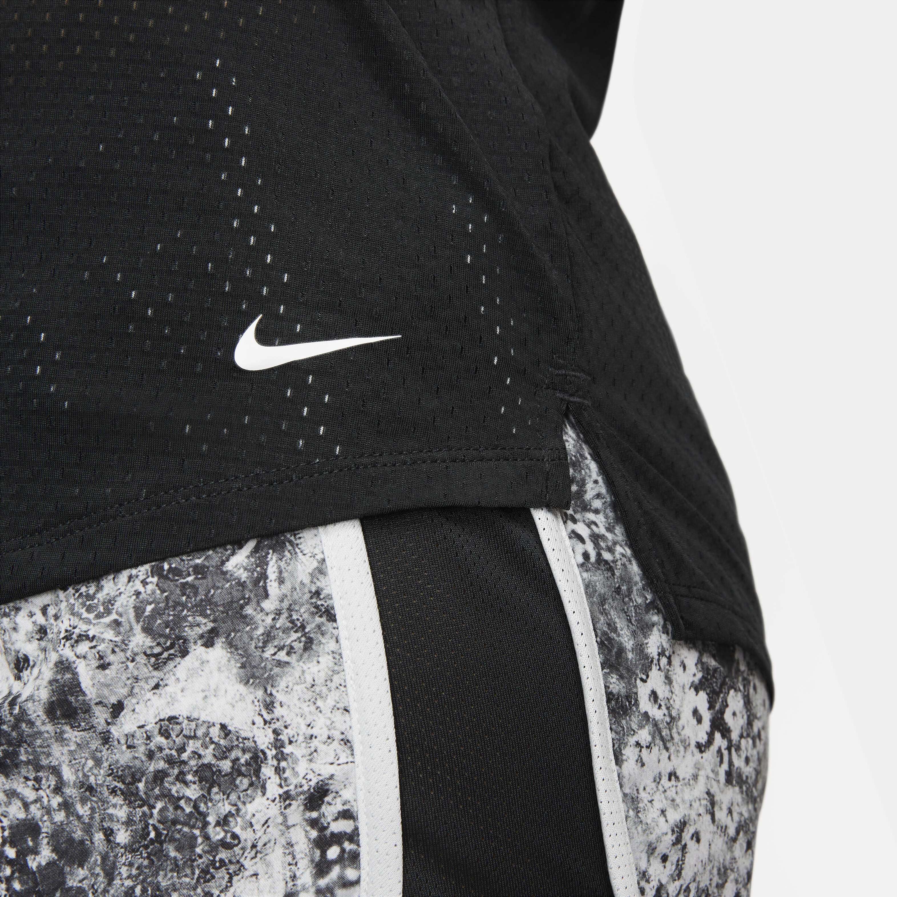 Nike Dri-FIT One Breathe image number 4