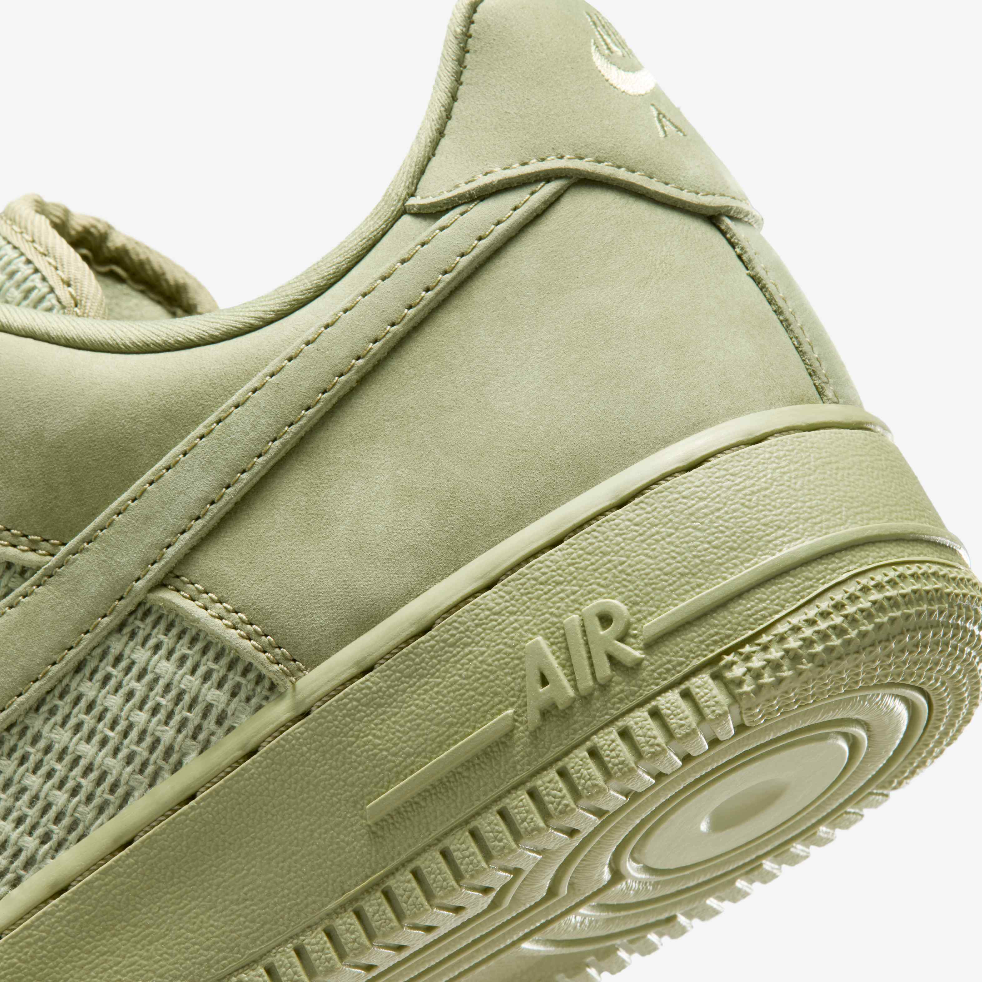 Nike Air Force 1 '07 LV8 image number 7