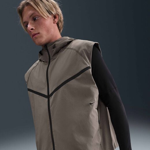 Men's Gilets-Nike, Nike Tech, Men's Dri-FIT Woven Windrunner Gilet