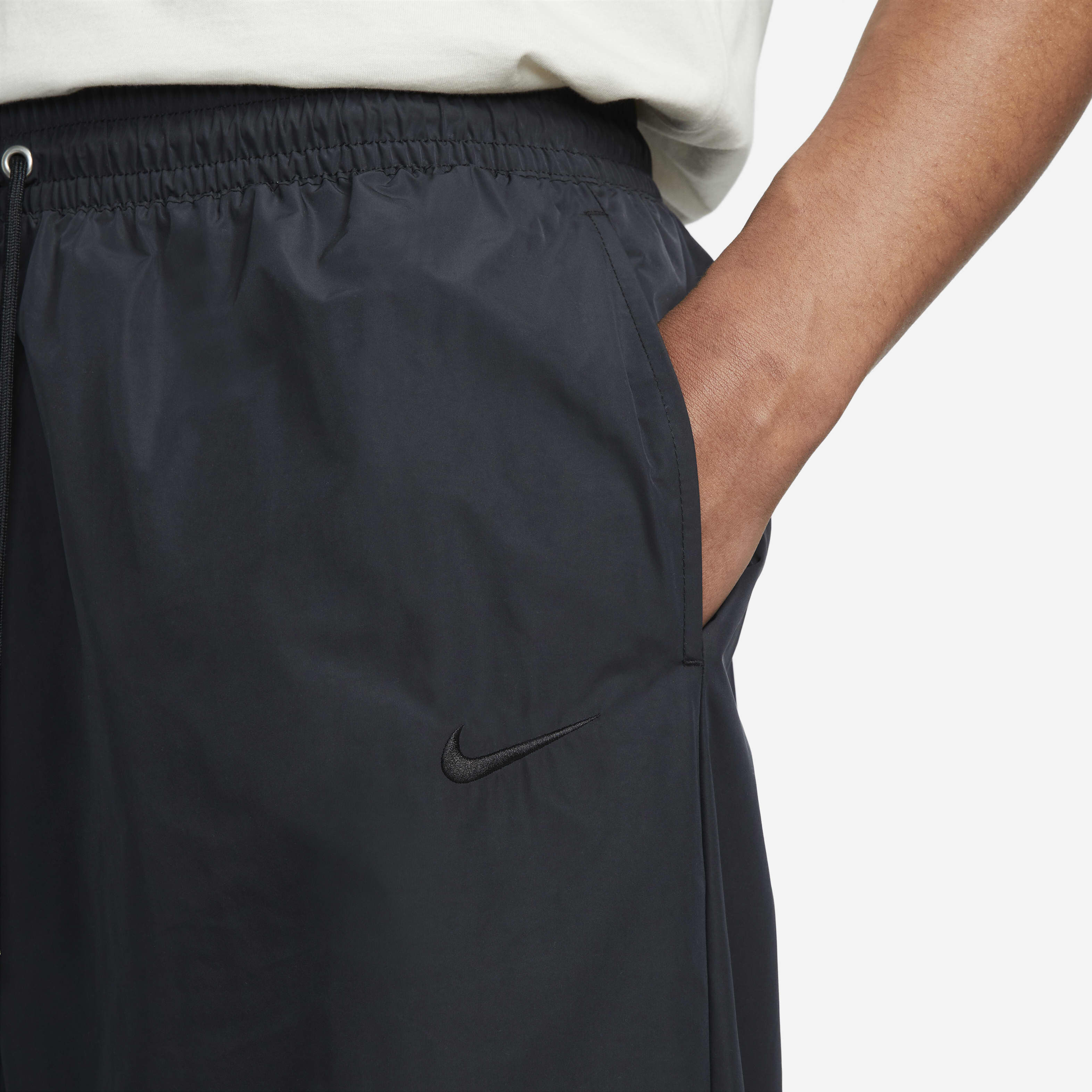 نايكي سووش image number 2