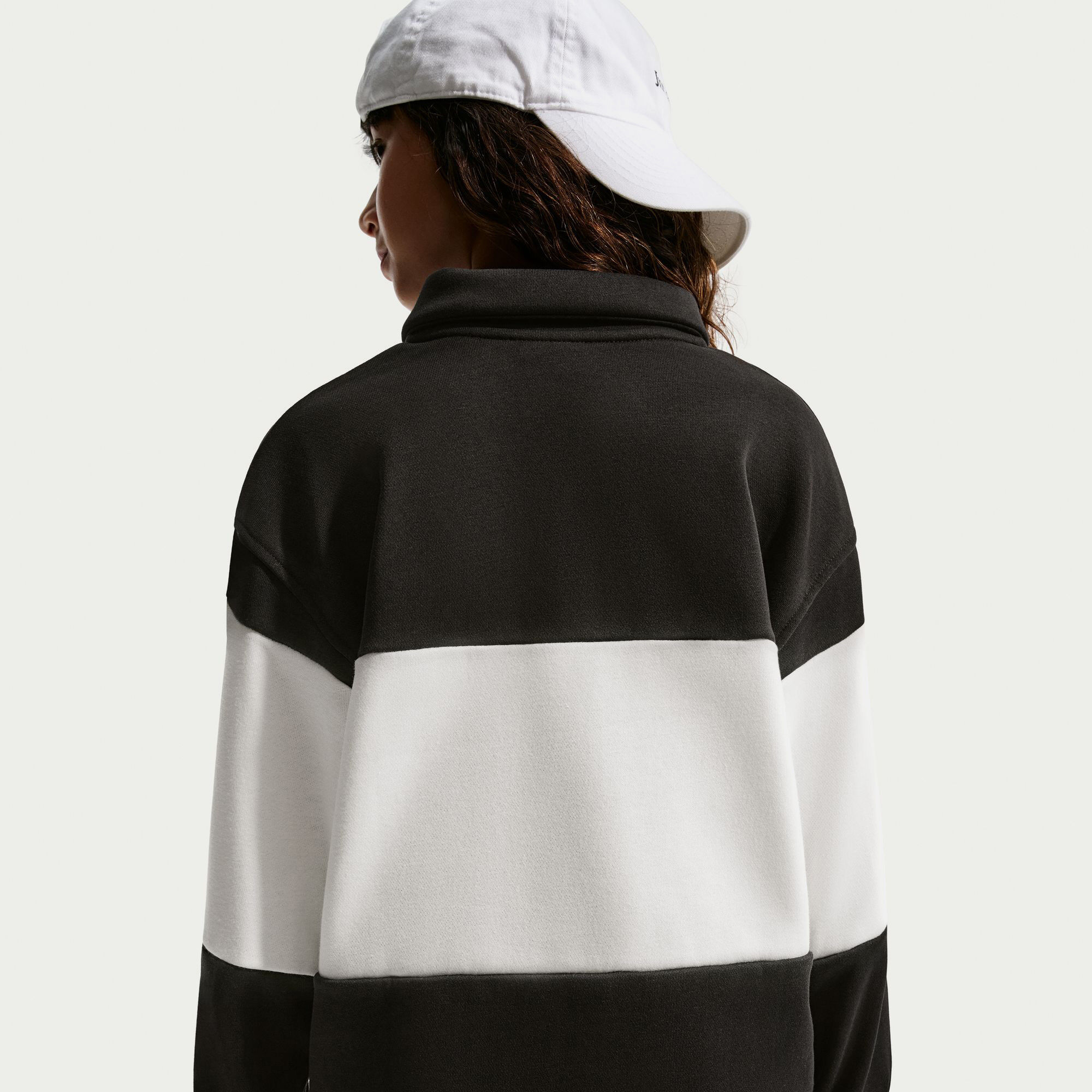 Nike Sportswear Club image number 4