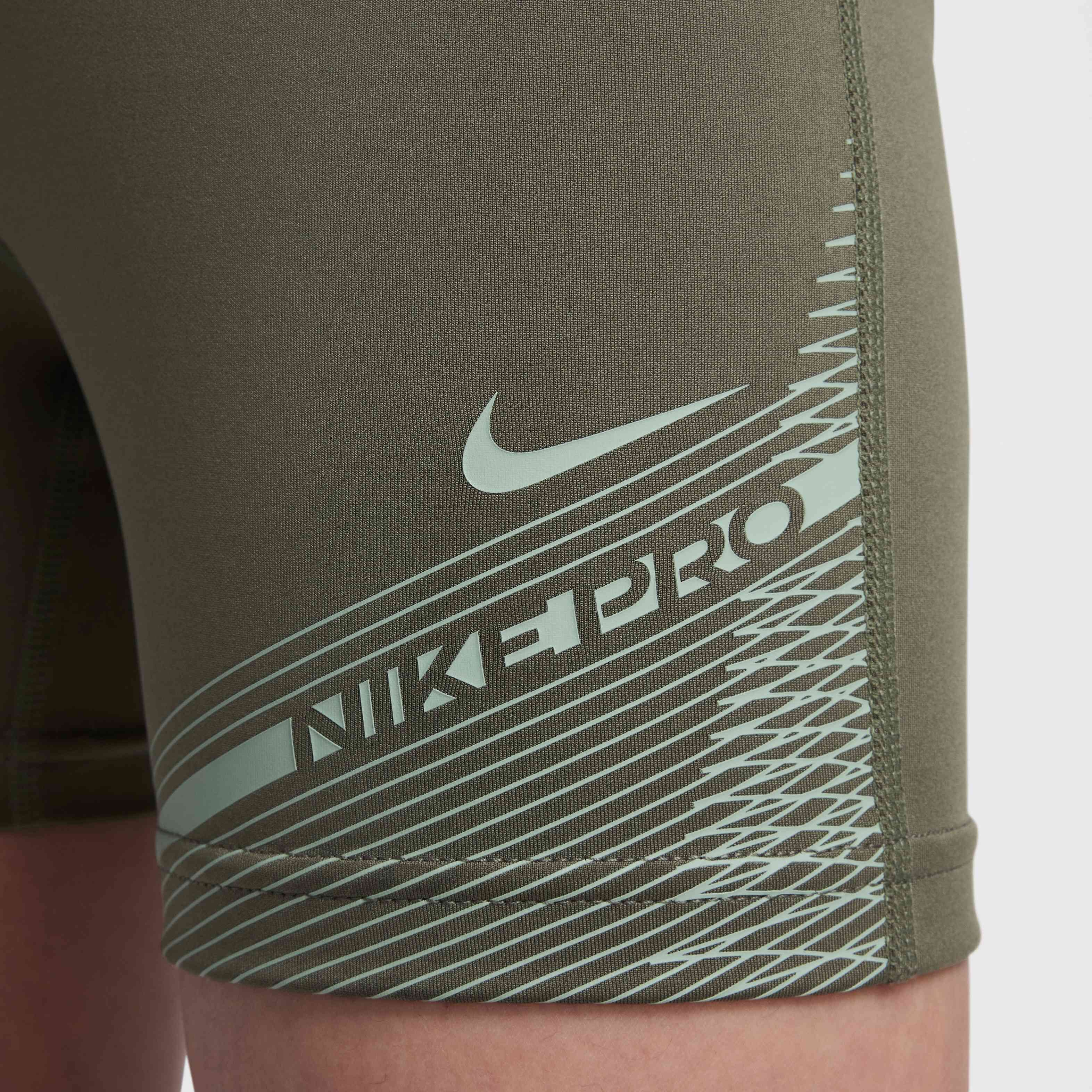 Nike Pro image number 4