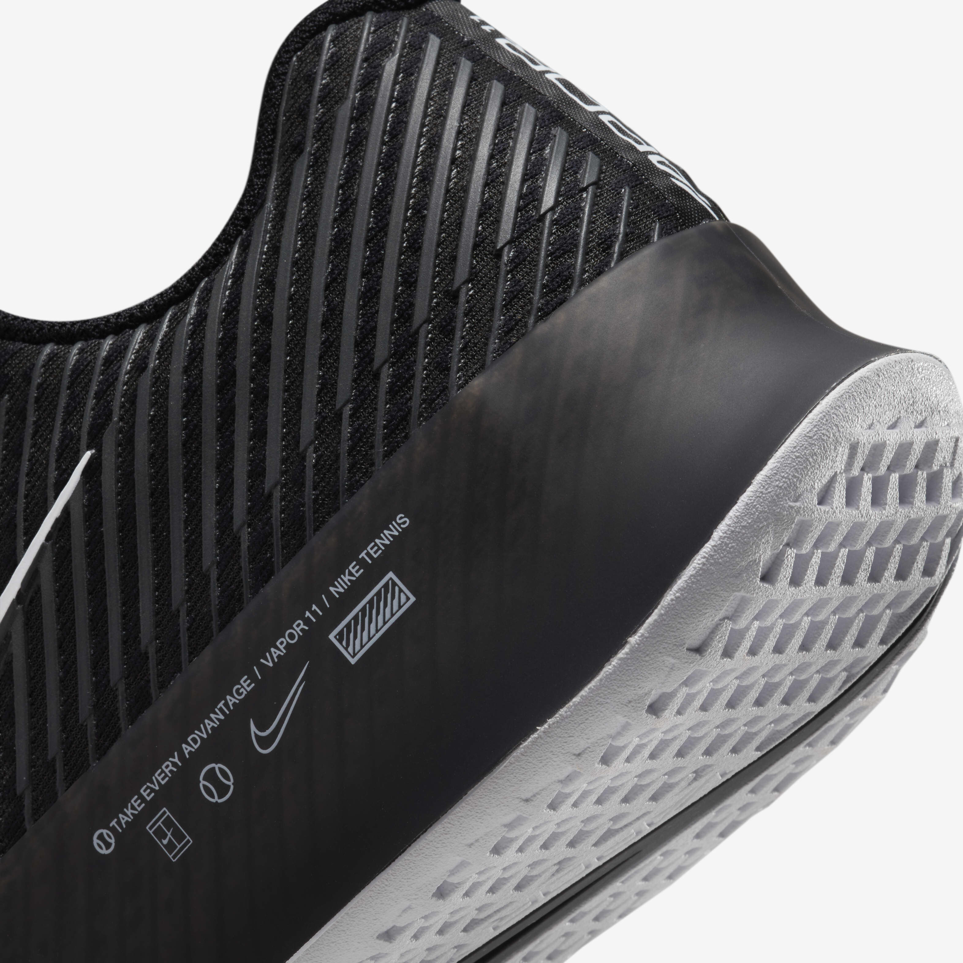 نايكي كورت اير زوم فيبور 11 image number 7