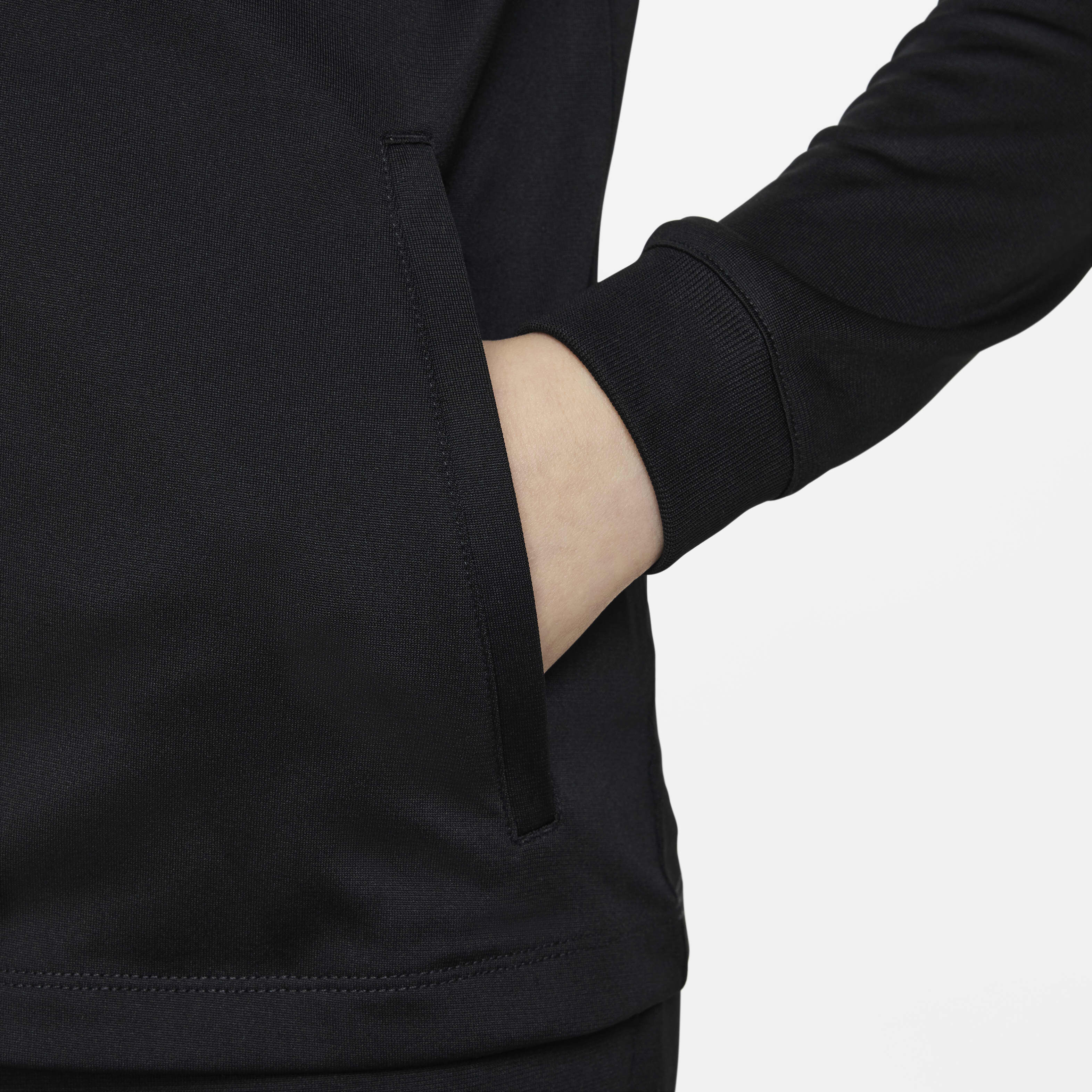 Liverpool F.C. Strike image number 4