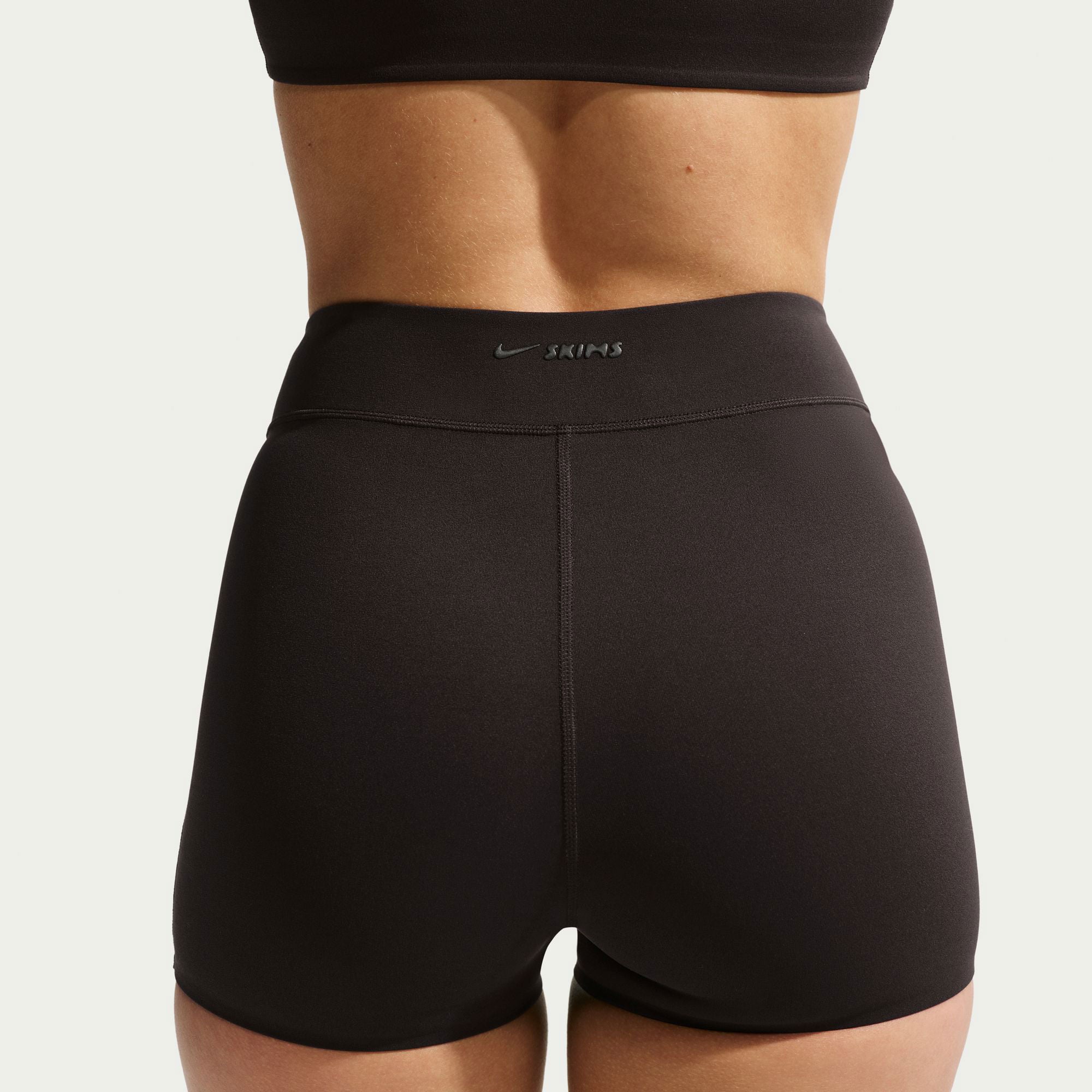 NikeSKIMS Studio Stretch image number 4