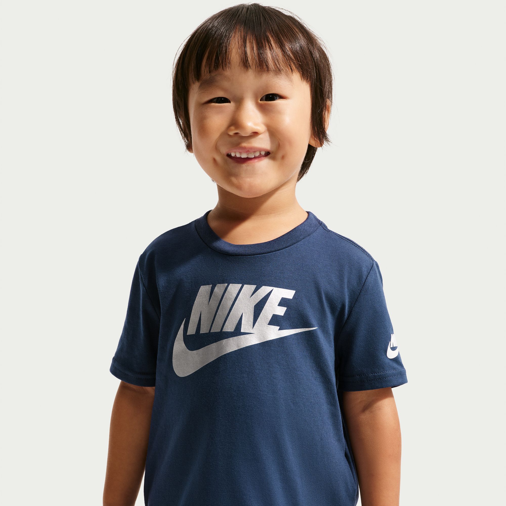 Nike image number 2