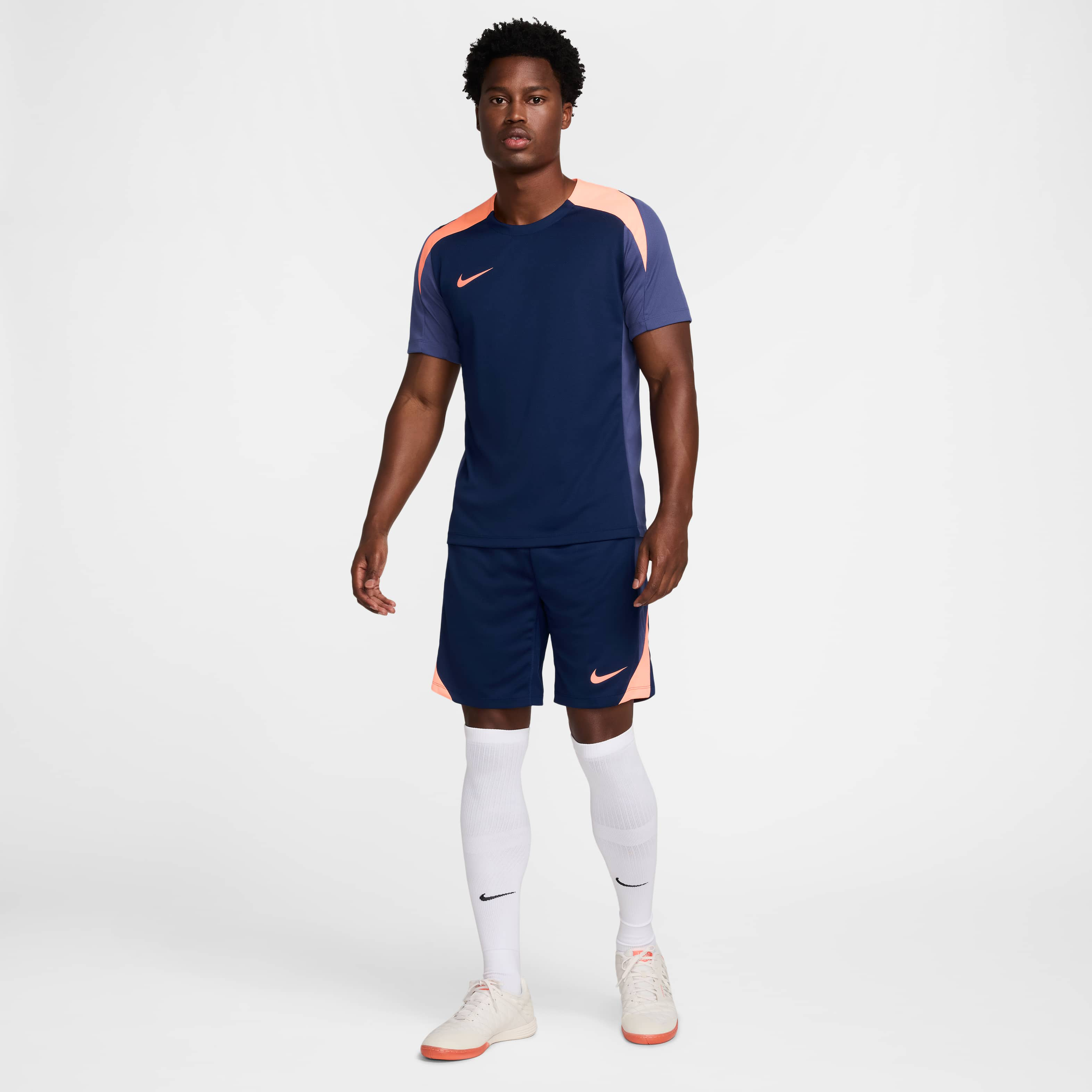Nike Strike image number 6
