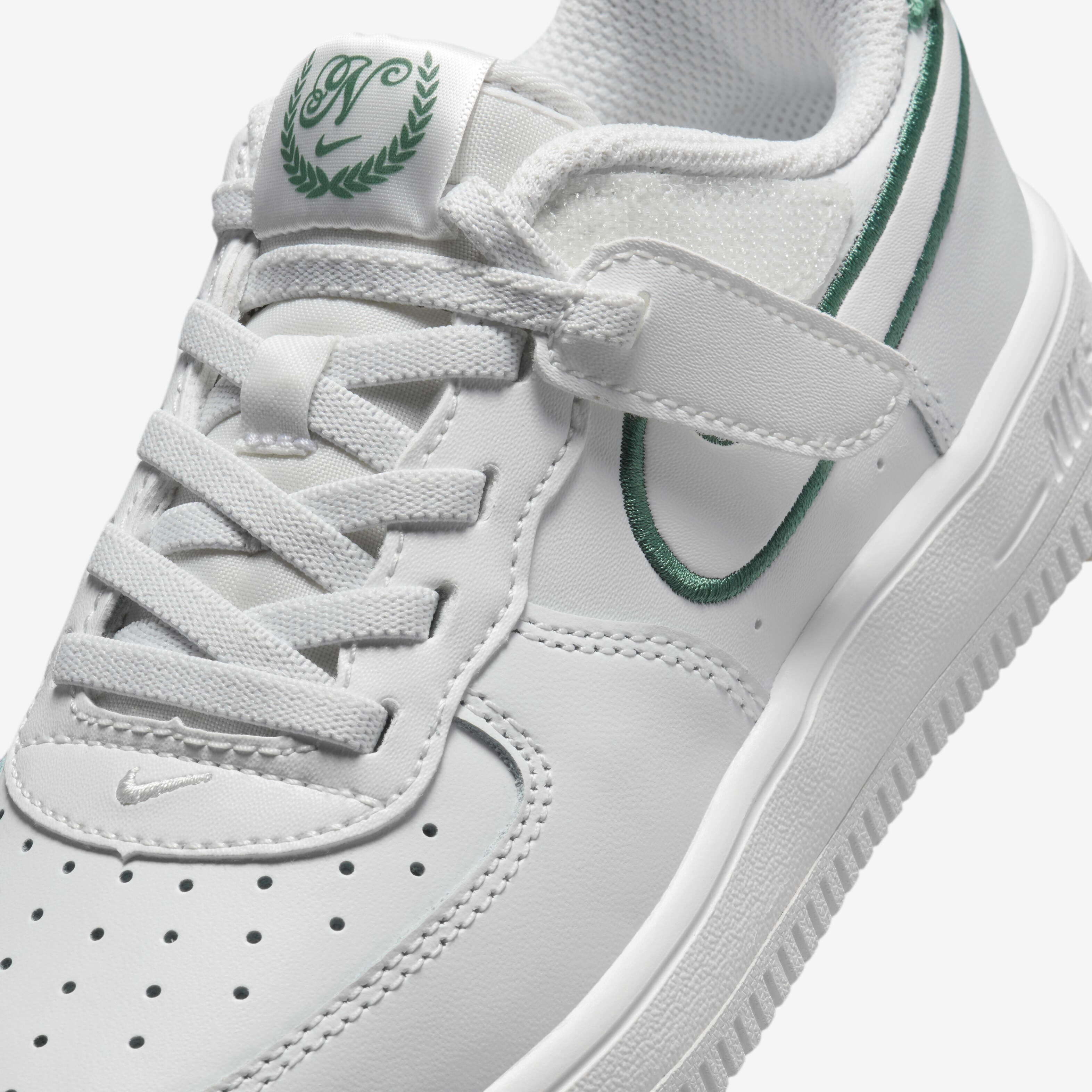 Nike Force 1 Low LV8 EasyOn image number 6