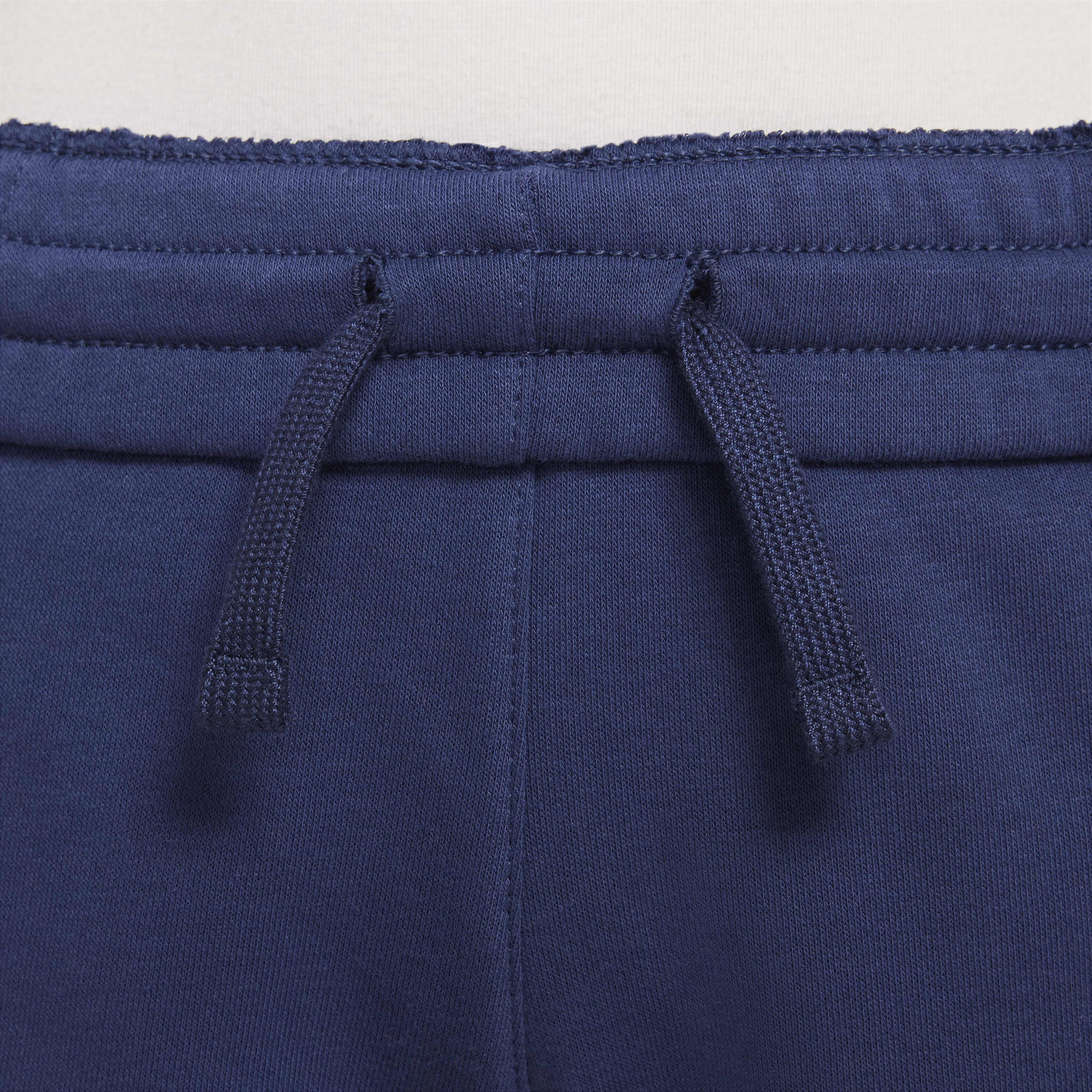 Nike Sportswear Club image number 4