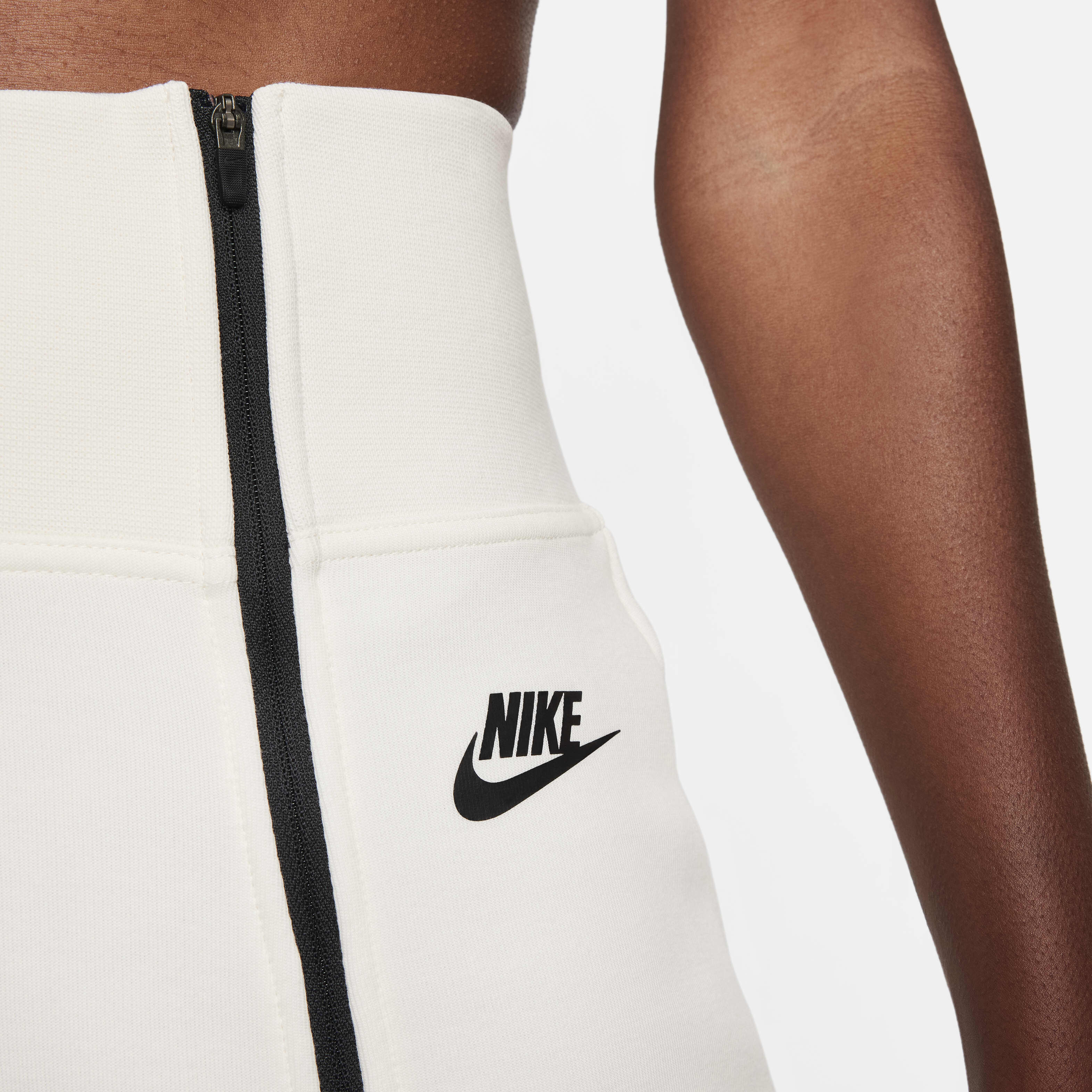 Nike Sportswear Tech Fleece image number 2