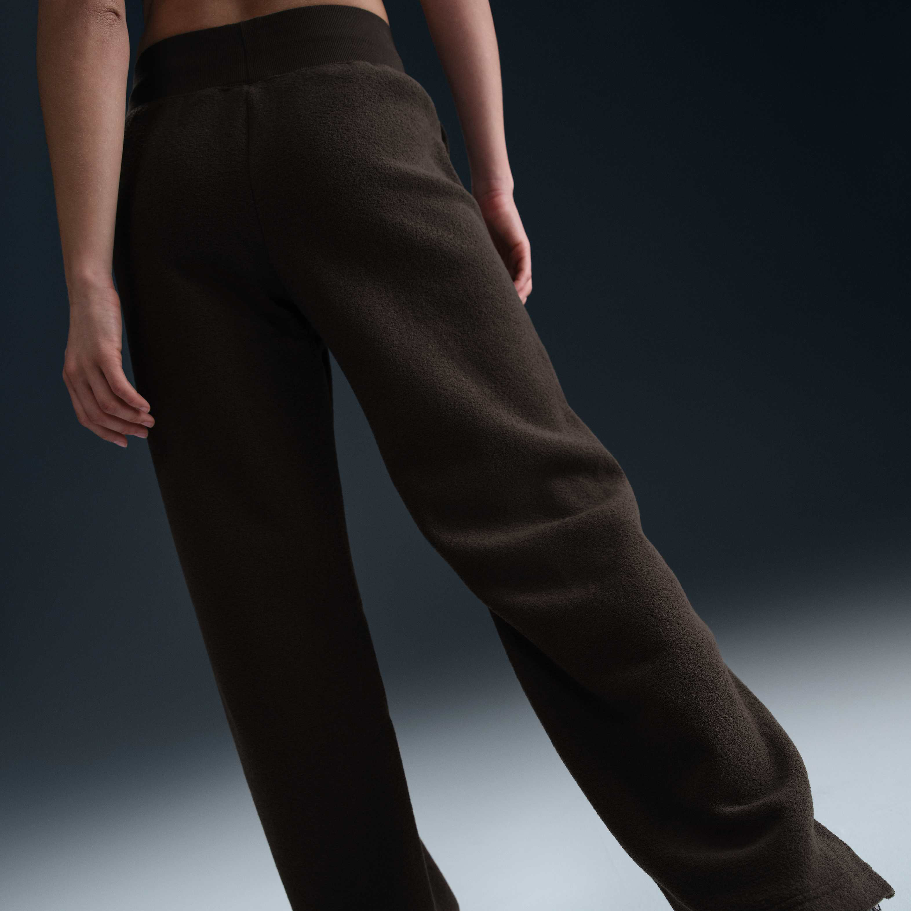 نايكي سبورتسوير فينكس بلش image number 4