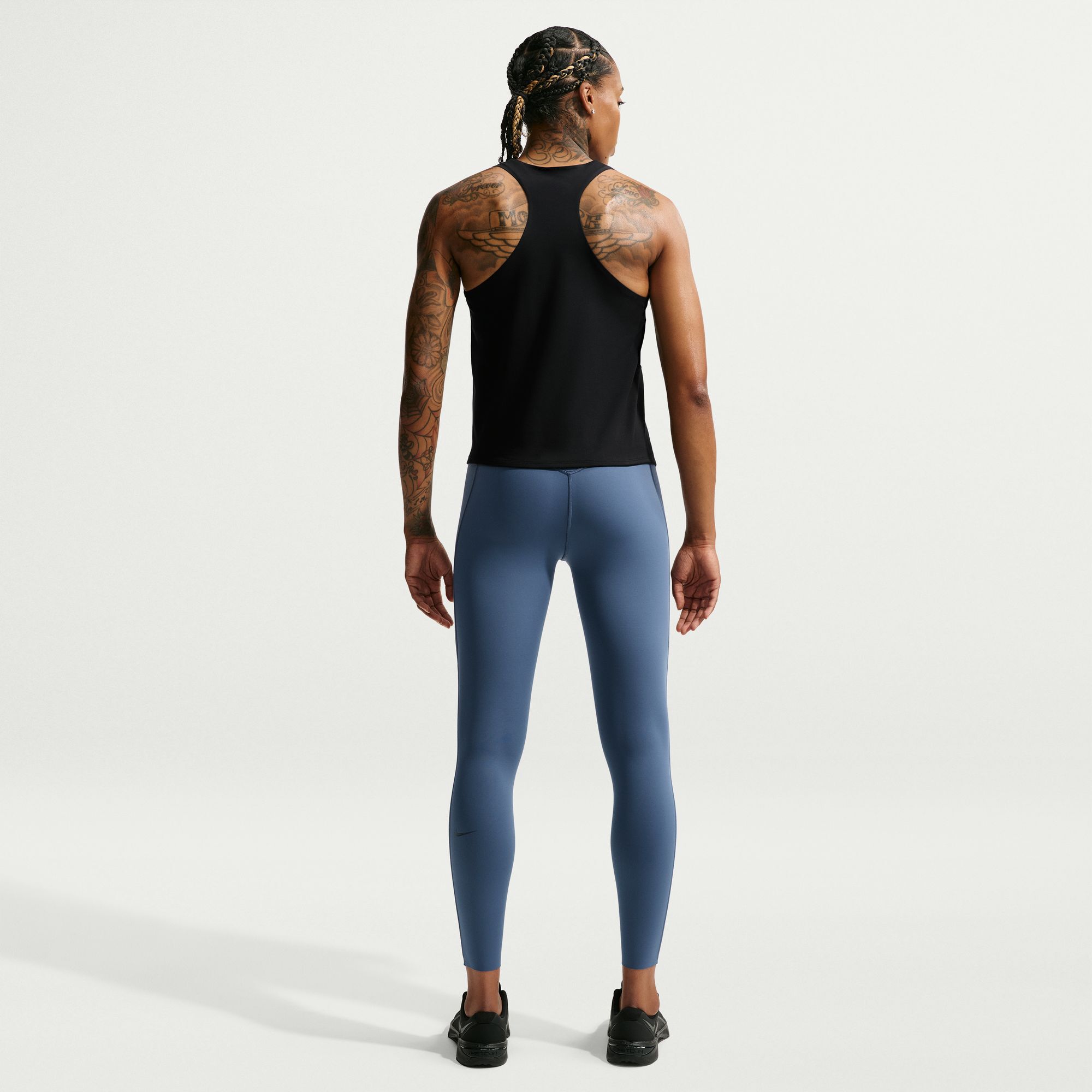 Nike Universa image number 1
