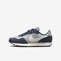 Nike MD Valiant