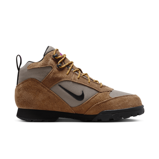 Nike hiking shoes mens deals