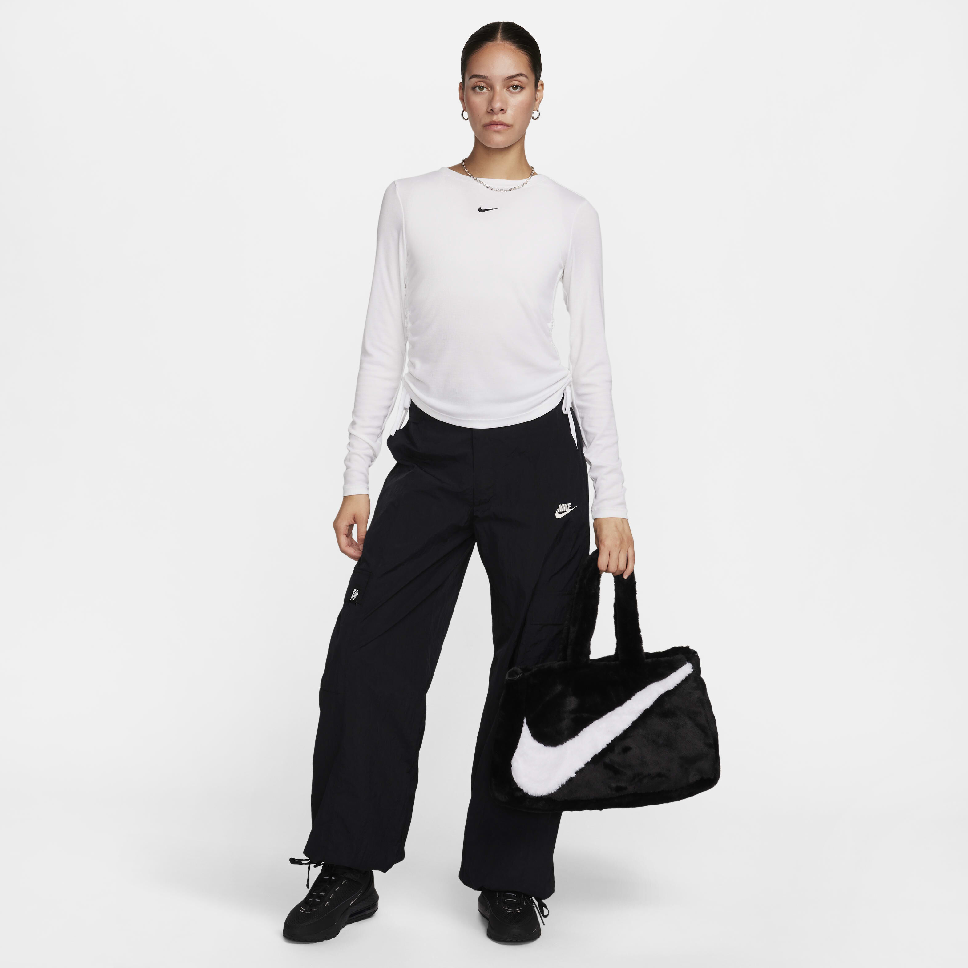 Nike Sportswear Essential image number 5