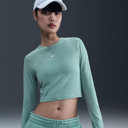 نايكي سبورتسوير تشيل نت