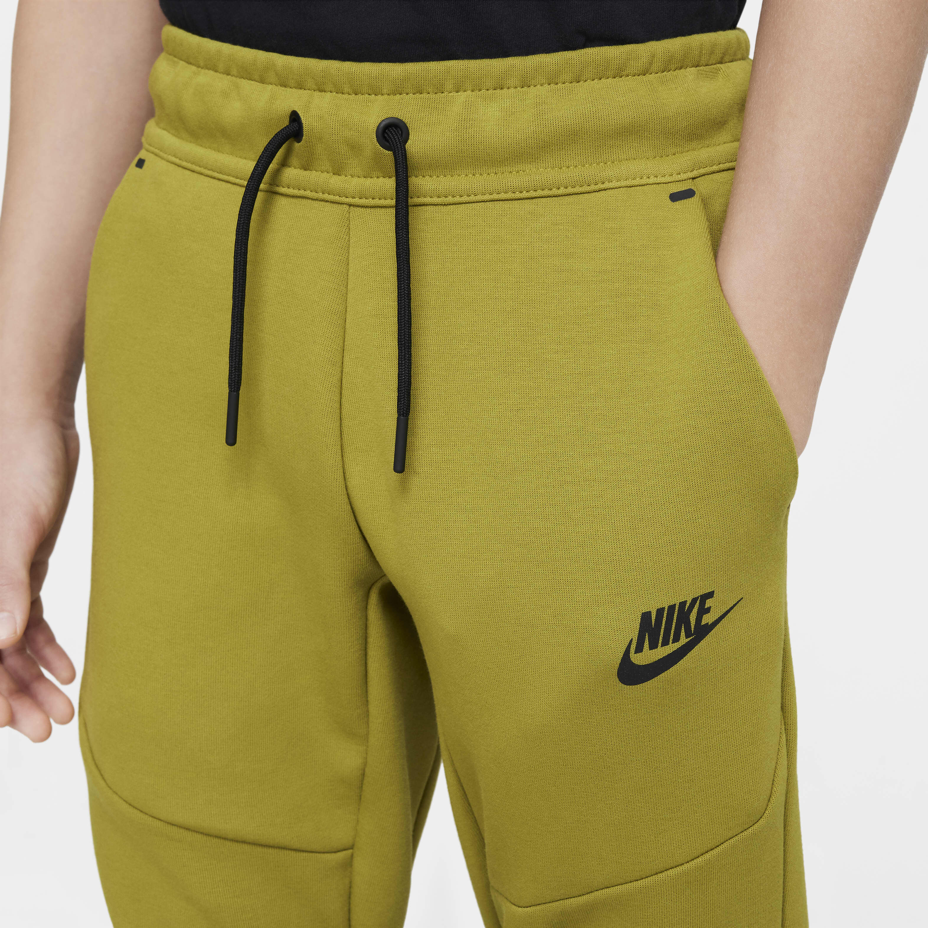 Nike Sportswear Tech Fleece image number 2