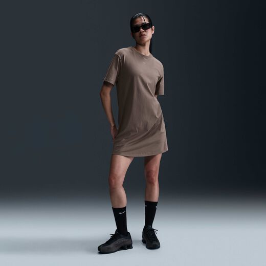 نايكي سبورتسوير تشيل نت