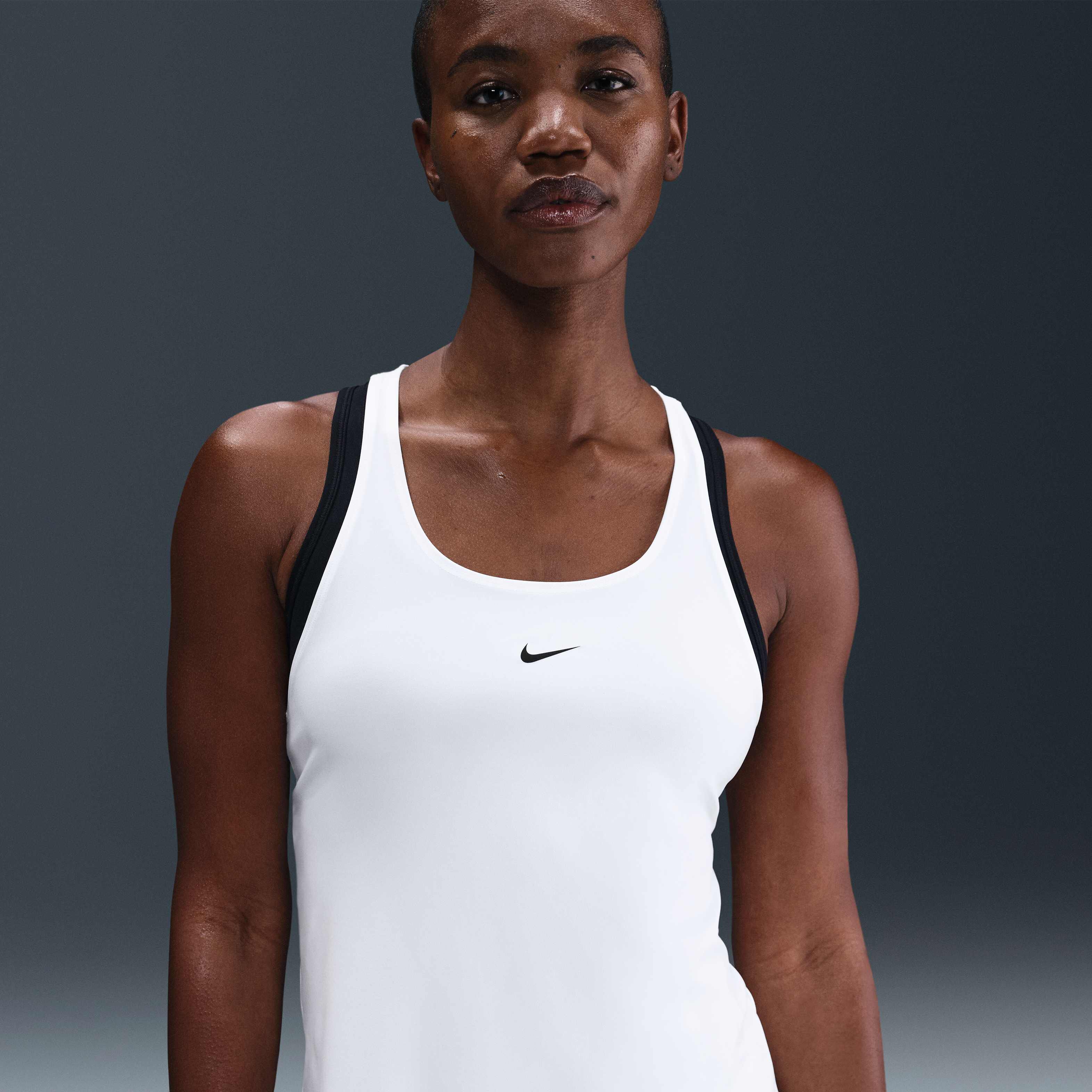 Nike Pro image number 0